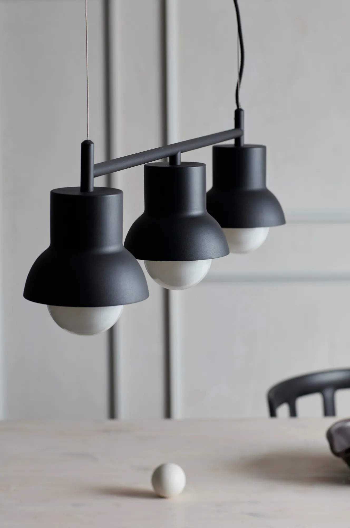 Down Long hanglamp, Zwart CO Bankeryd