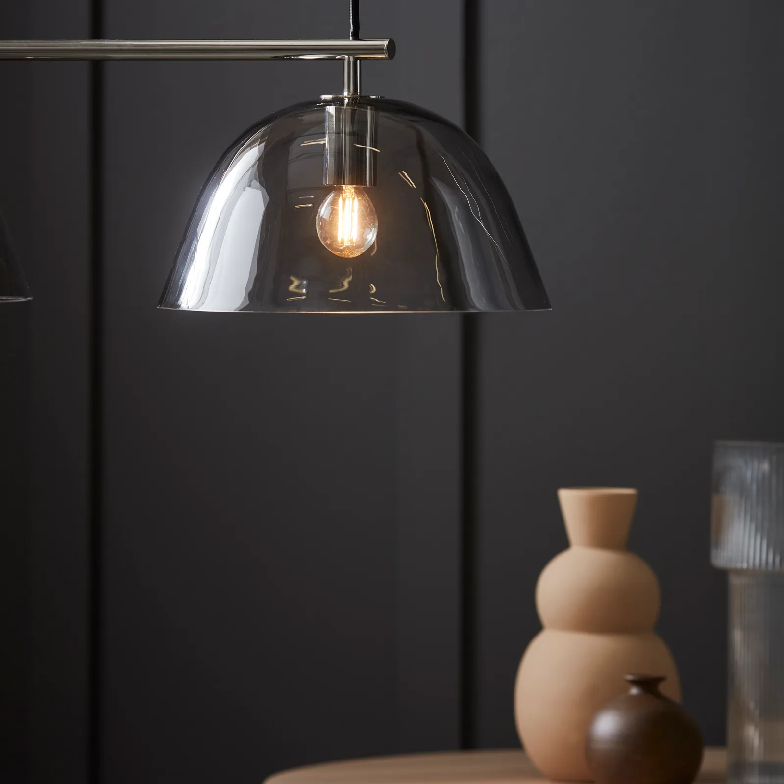 Wendo 70 plafondlamp rookkleurig glas, Nikkel CO Bankeryd