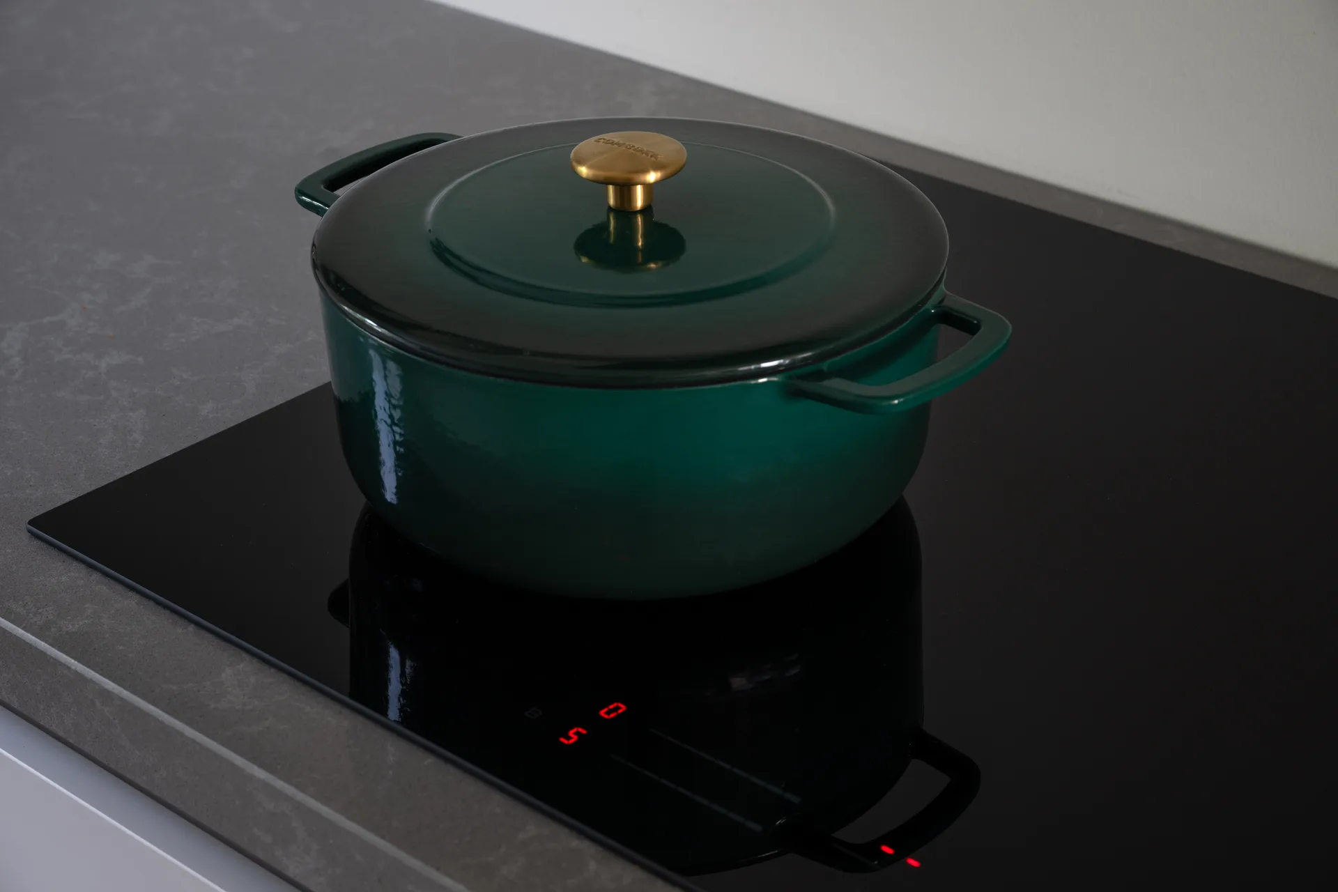 Combekk geëmailleerde gietijzeren braadpan Ø24 cm, Holly Green-gold knob Combekk