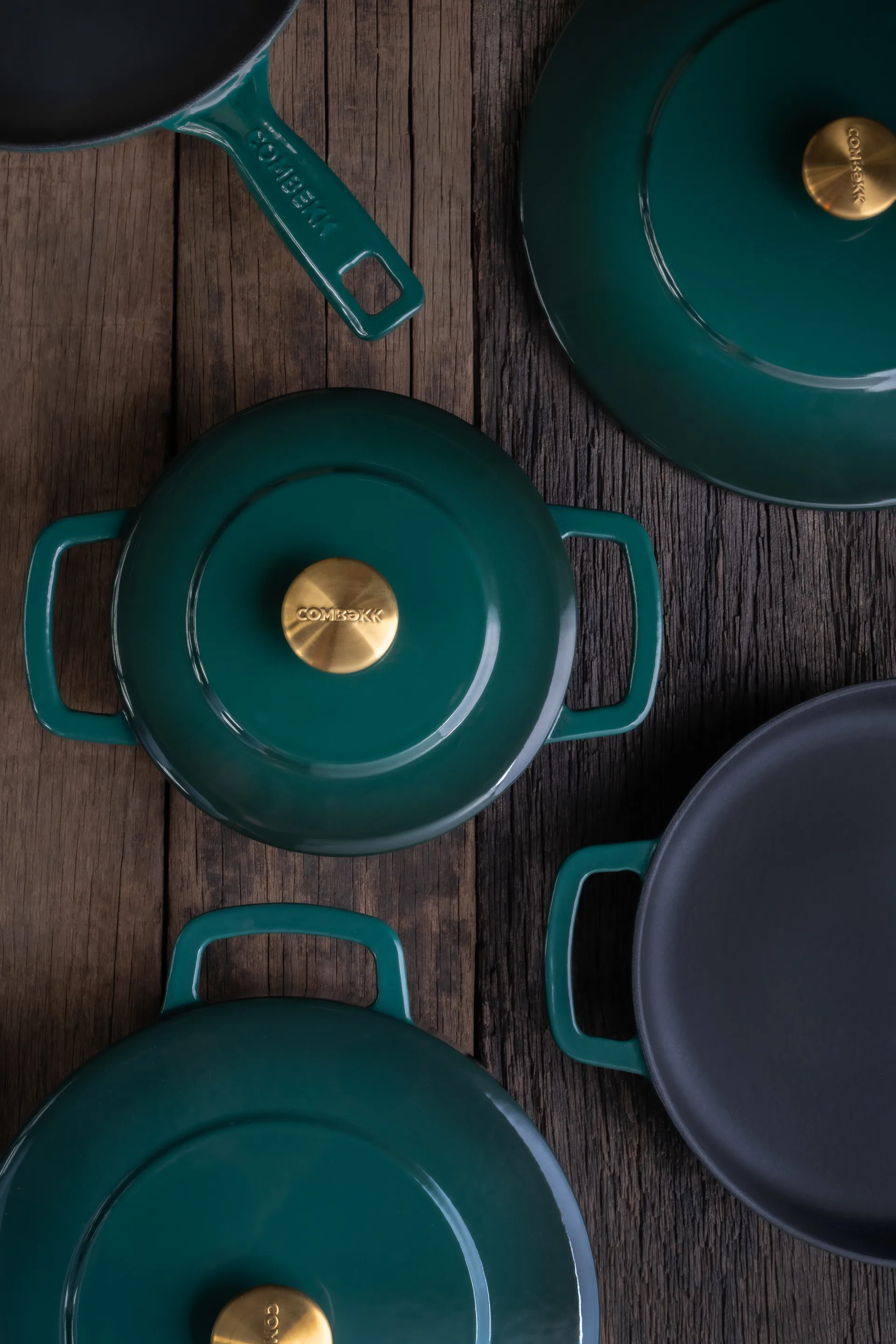 Combekk geëmailleerde gietijzeren braadpan Ø32 cm, Holly Green-gold knob Combekk