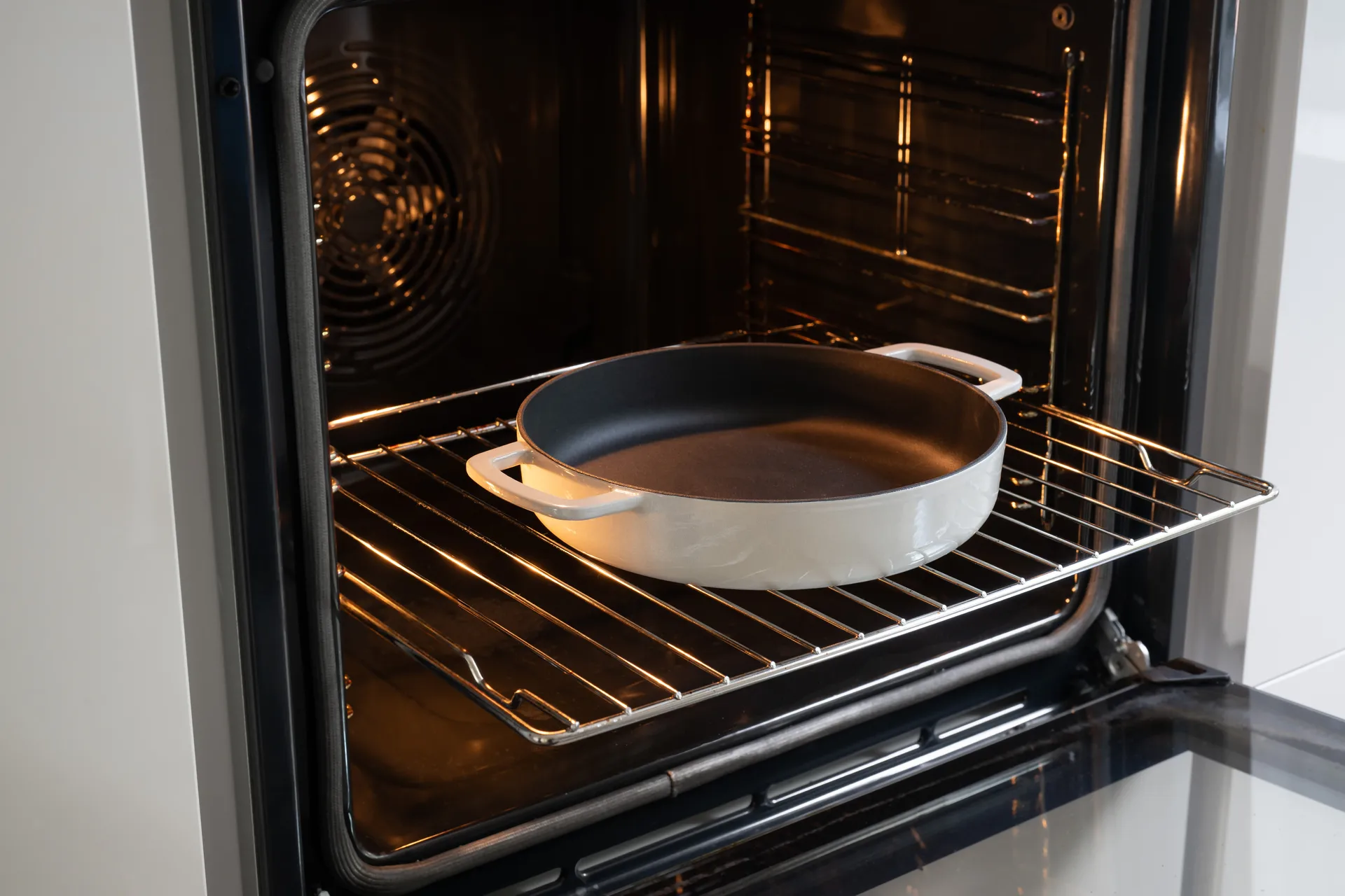 Combekk geëmailleerde gietijzeren koekenpan Ø28 cm, Sand Combekk