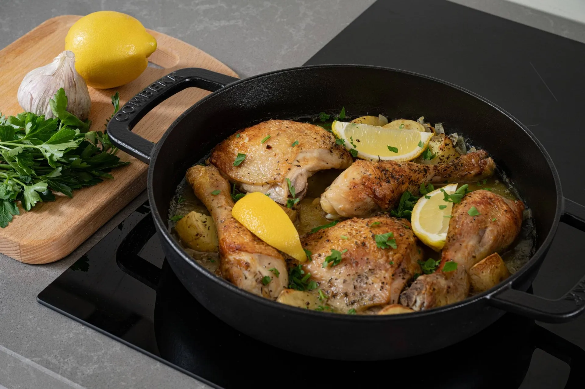 Combekk geëmailleerde sauteerpan gietijzer Ø28 cm, Black-silver knob Combekk