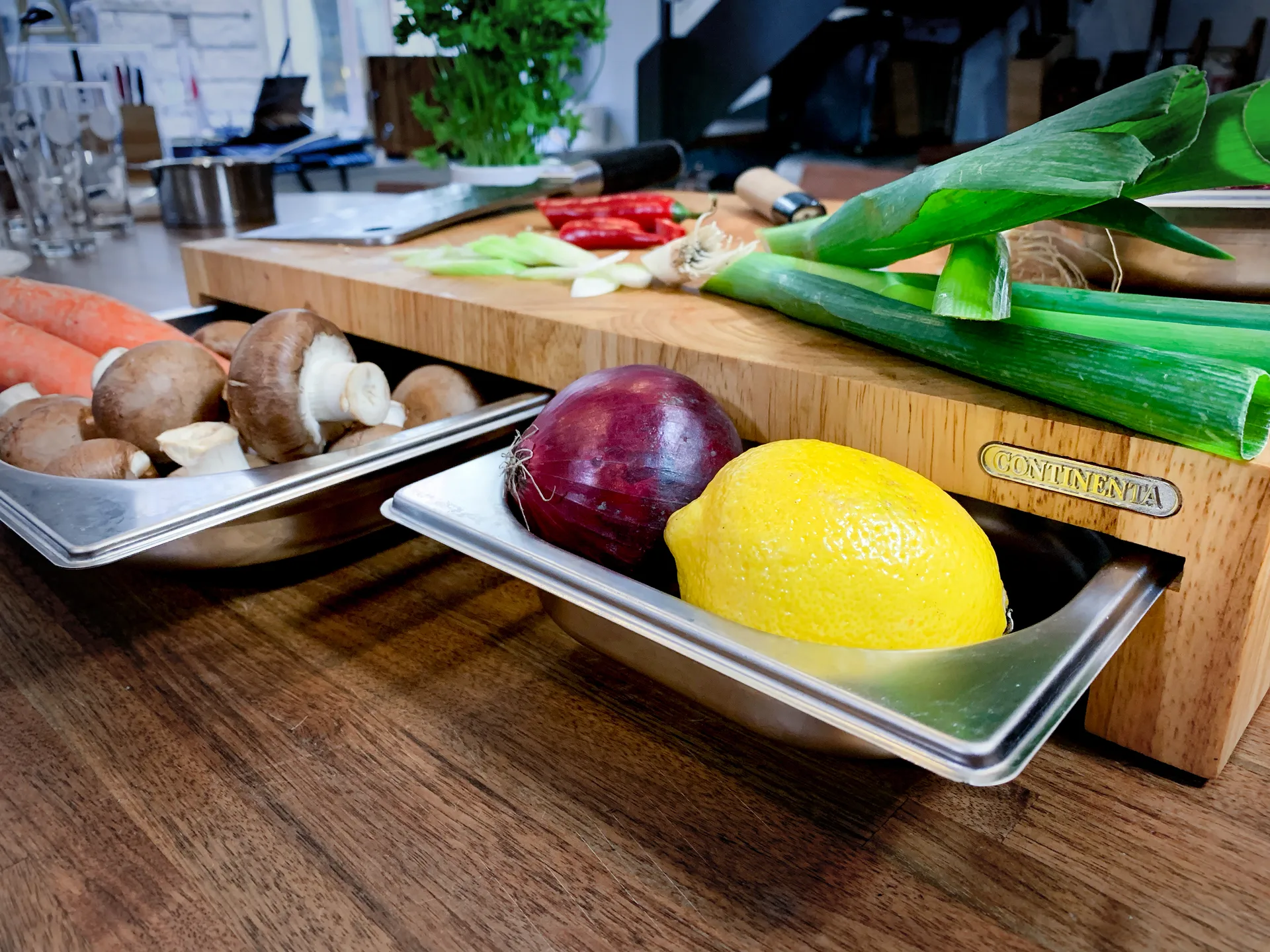 Snijplank rubberhout met 3 bakken, 32x48 cm Continenta