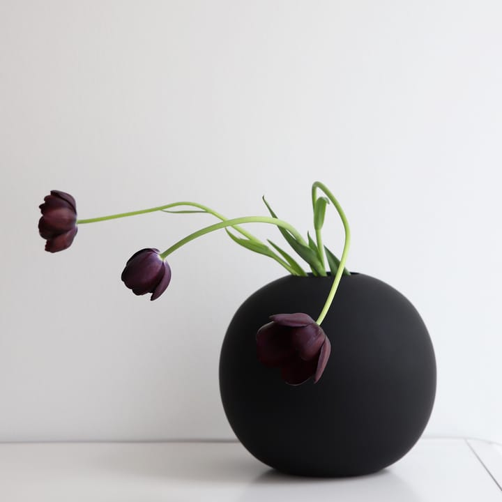 Ball vaas black - 20 cm. - Cooee Design