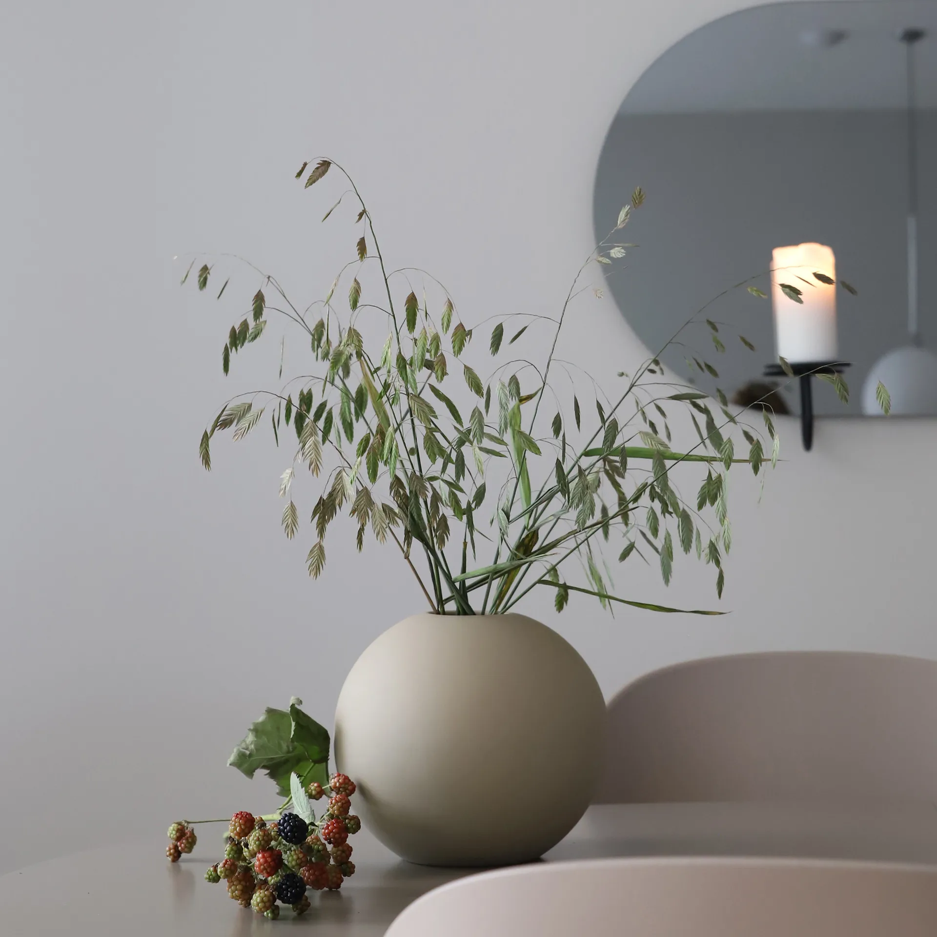 Ball vaas sand, 20 cm. Cooee Design