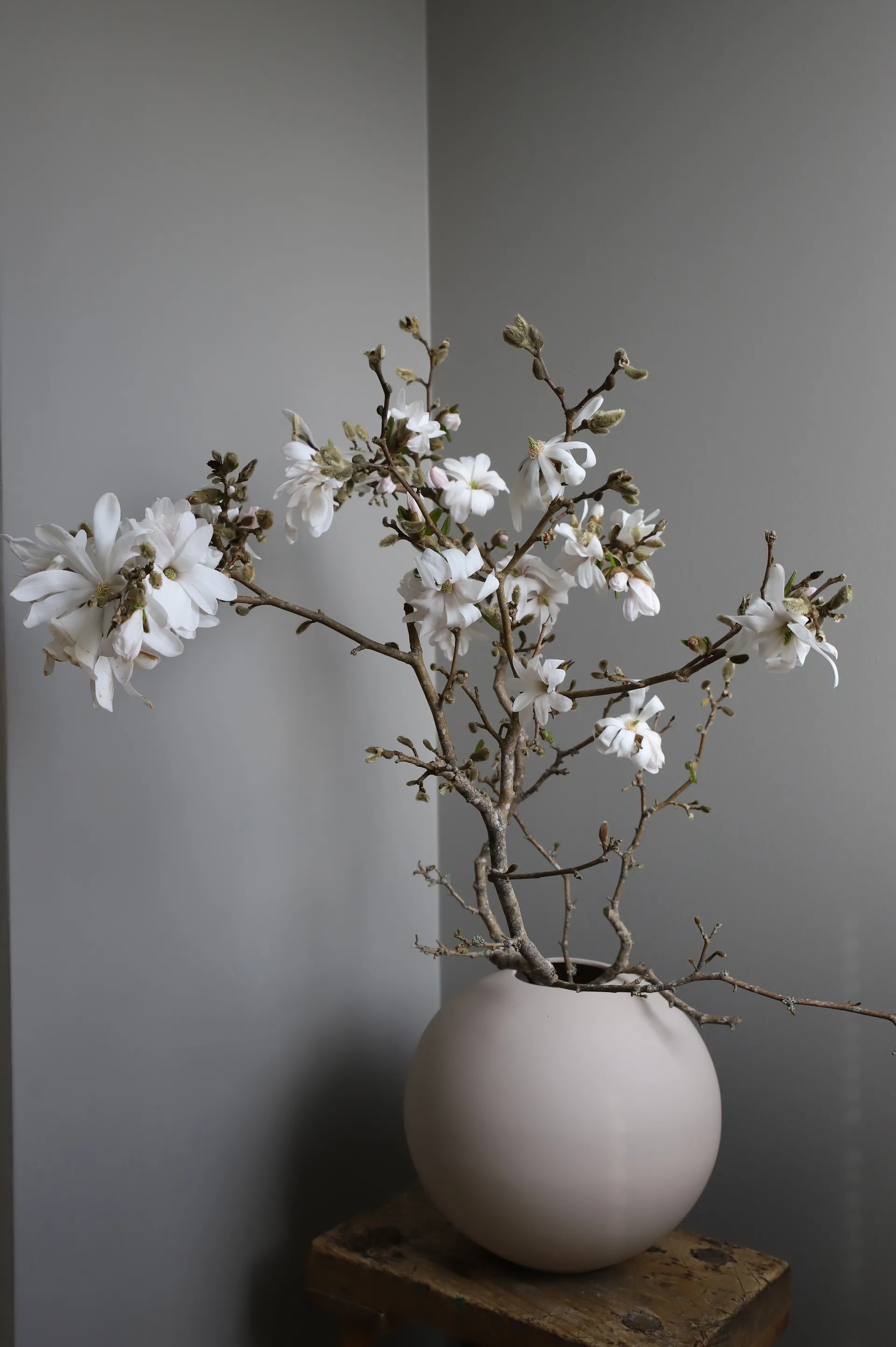 Ball vaas sand, 30 cm. Cooee Design