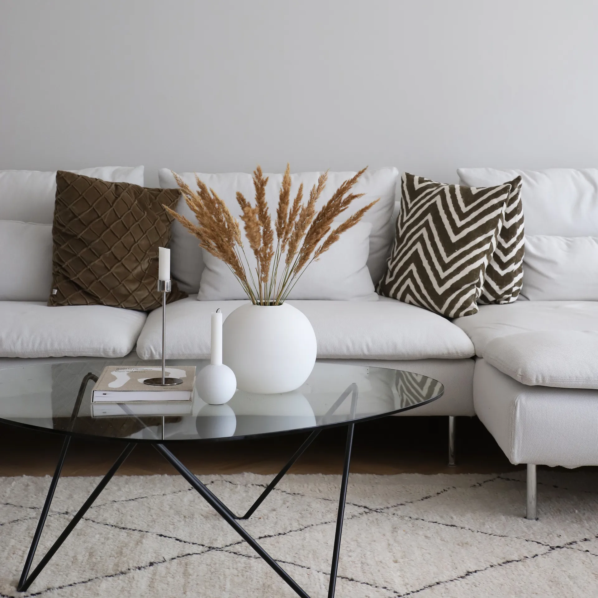 Ball vaas white, 20 cm. Cooee Design