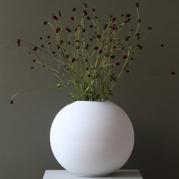 Ball vaas white - 30 cm. - Cooee Design