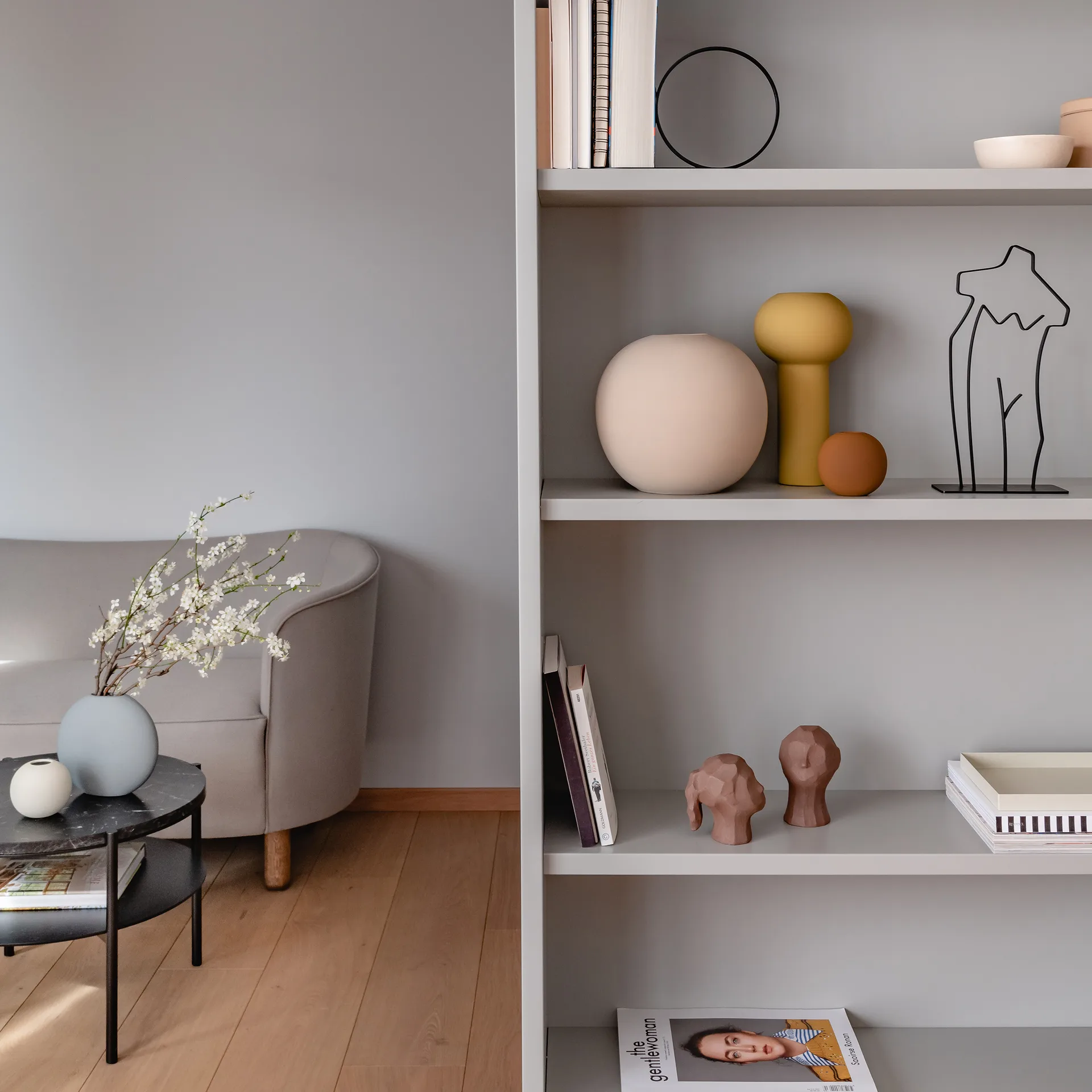 Benedict en Amal sculptuur, Earth Cooee Design