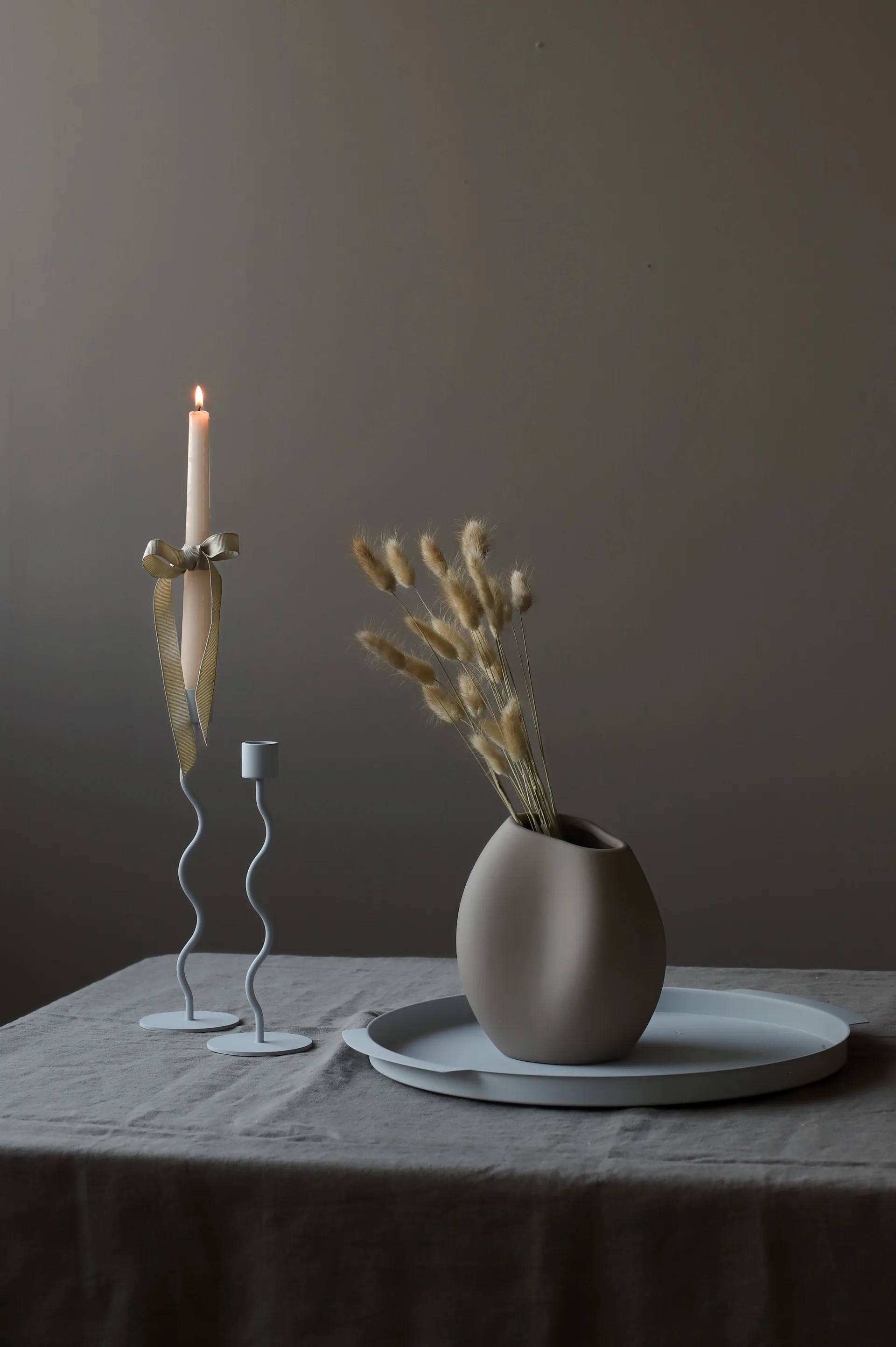 Curved kandelaar 26 cm, Pale blue Cooee Design