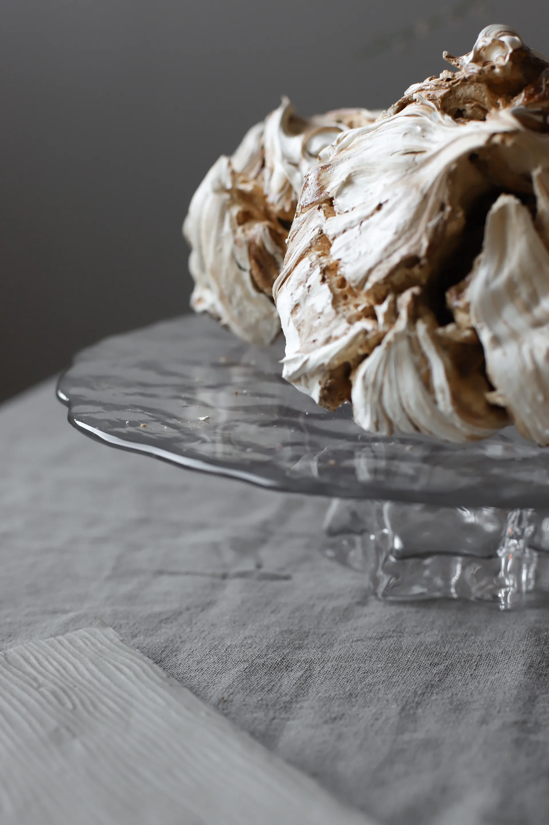 Gry taartstandaard Ø28 cm, Clear Cooee Design