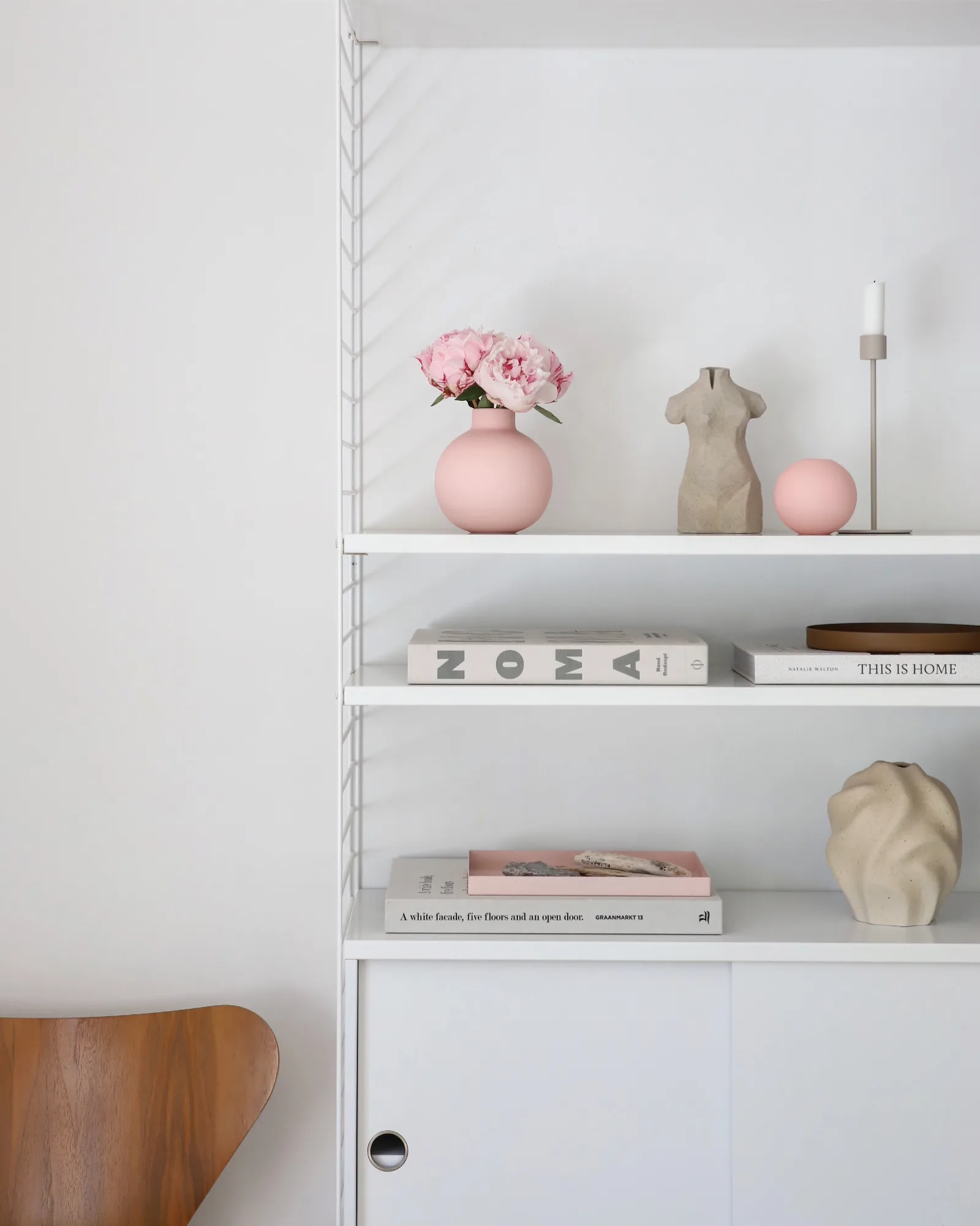 Leah sculptuur, Limestone Cooee Design