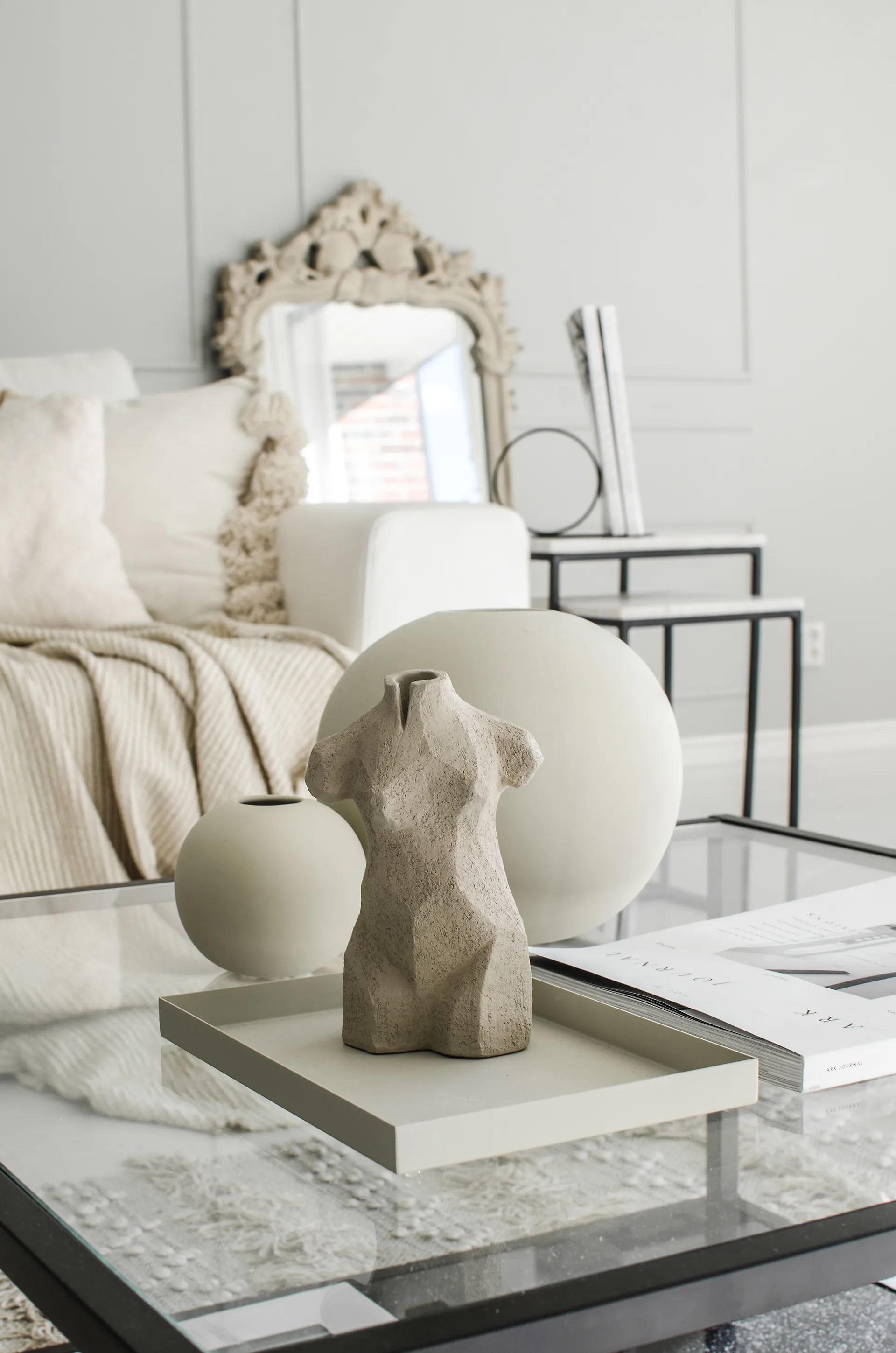 Leah sculptuur, Limestone Cooee Design