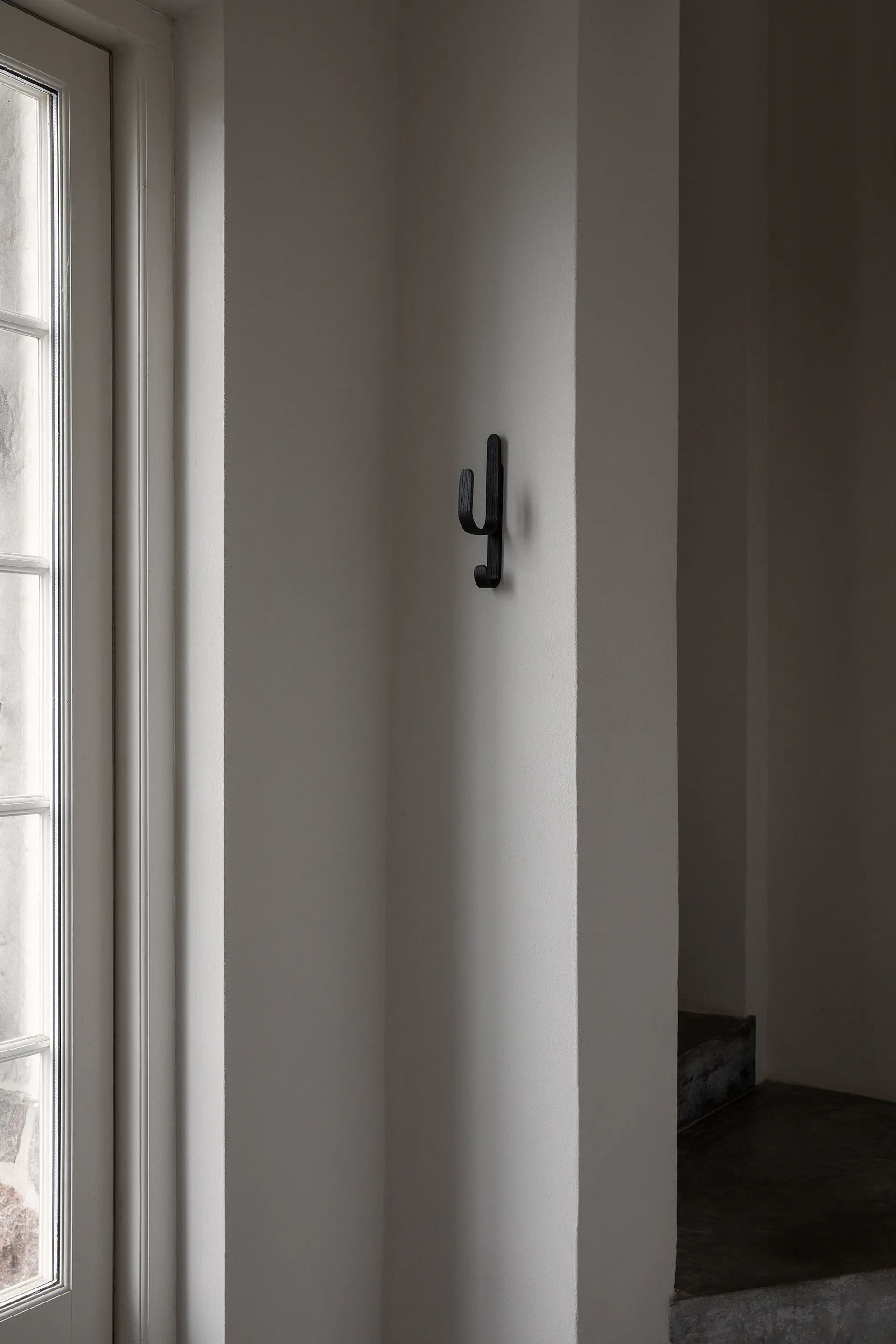 Woody haak One, Black stained oak Cooee Design