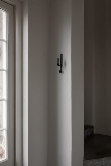 Woody haak One - Black stained oak - Cooee Design