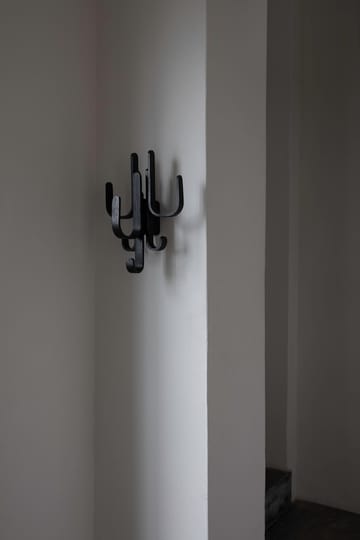Woody haak Three - Black stained oak - Cooee Design