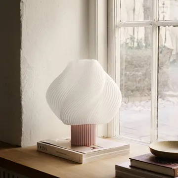 Soft Serve tafellamp - Wild strawberry, Grande, 34 cm - Crème Atelier