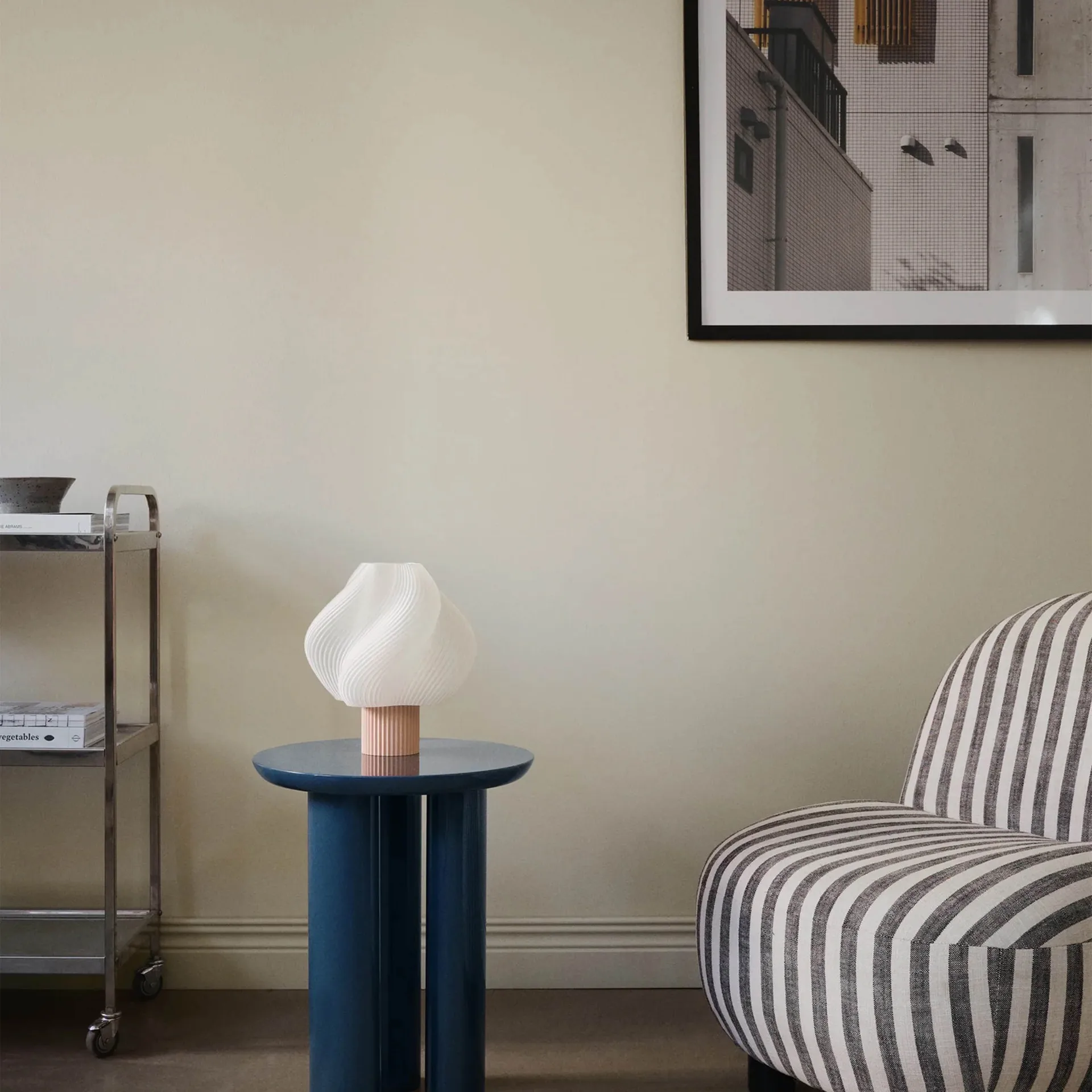 Soft Serve tafellamp, Wild strawberry, Regular, 26 cm Crème Atelier