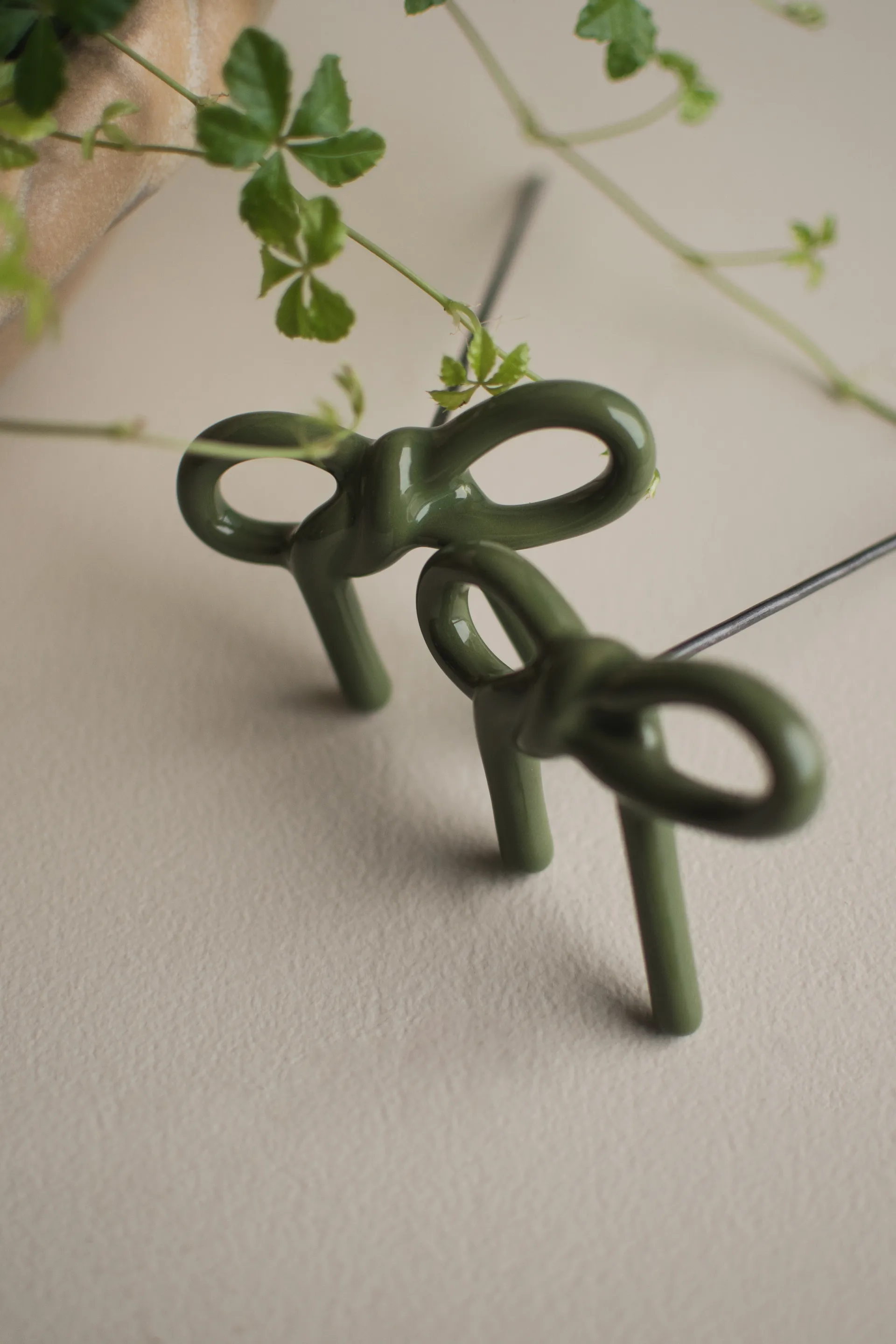 Bow bloemdecoratie, Glanzend groen DBKD