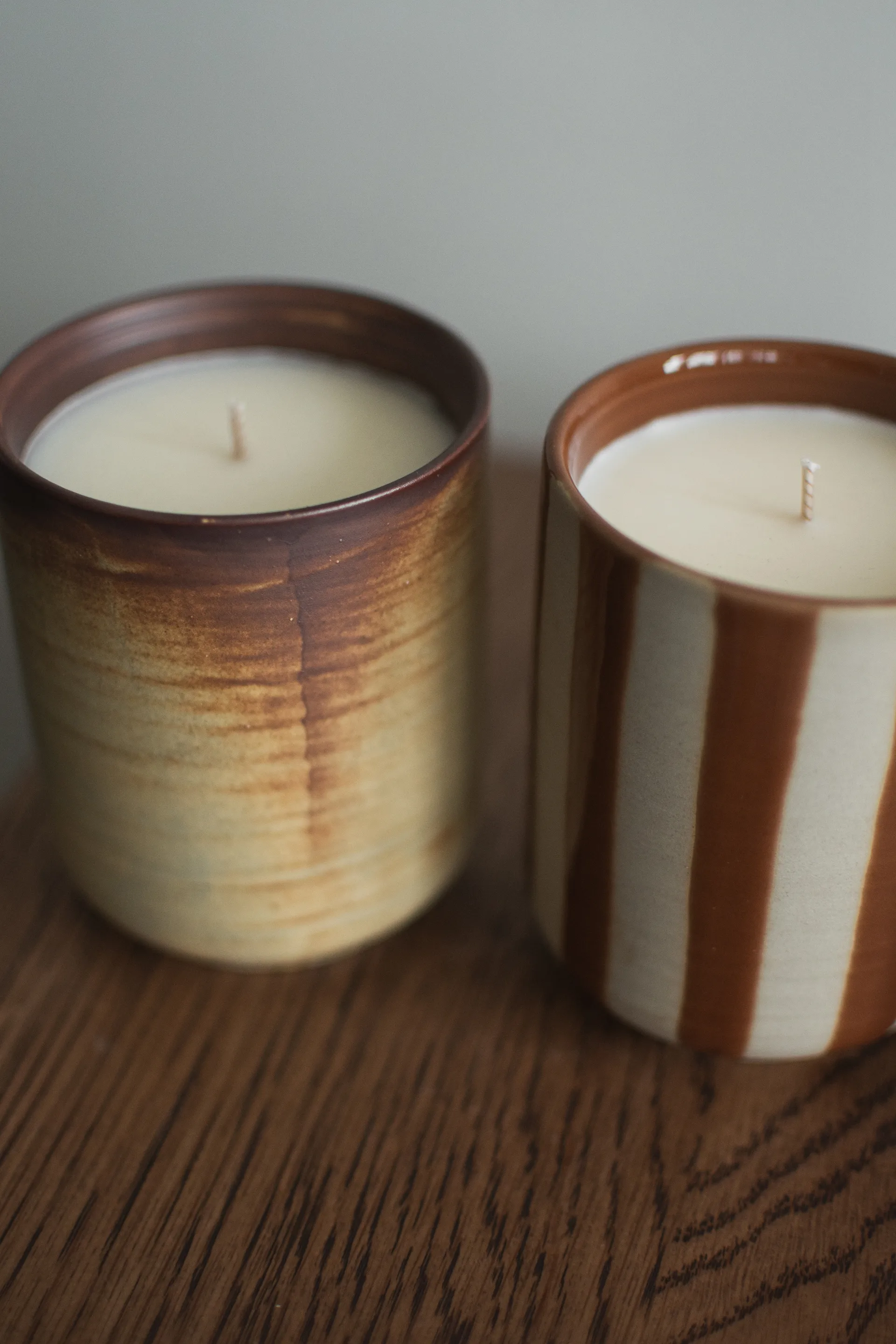 Burn geurkaars 60 u., Crème-bruin DBKD