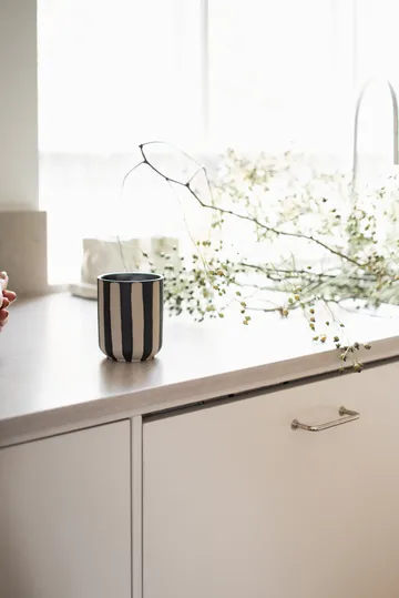 Burn geurkaars 60 u. - Stripe black - DBKD