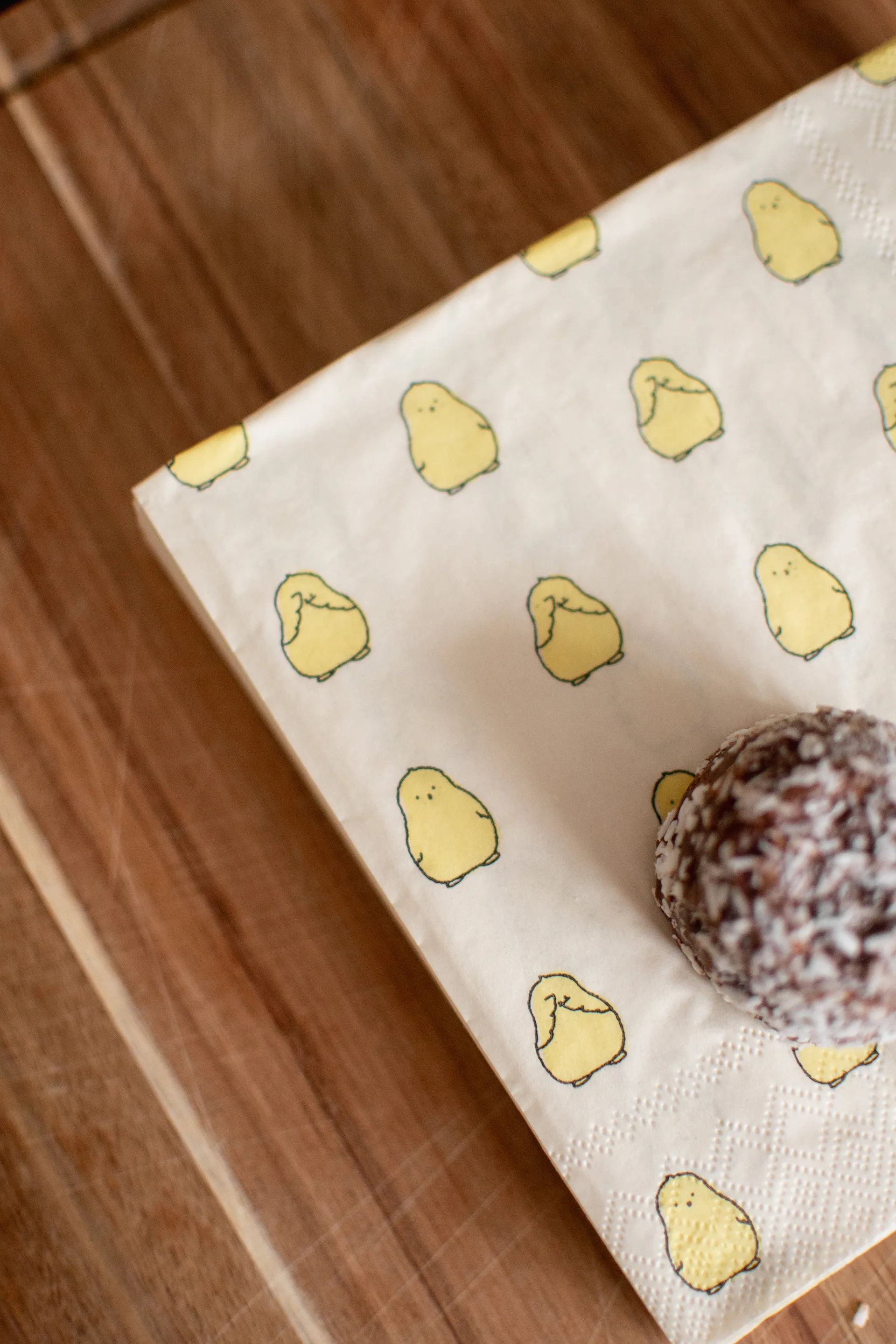 Chubby chicken papieren servet 20-pack, Yellow, 33x33 cm DBKD