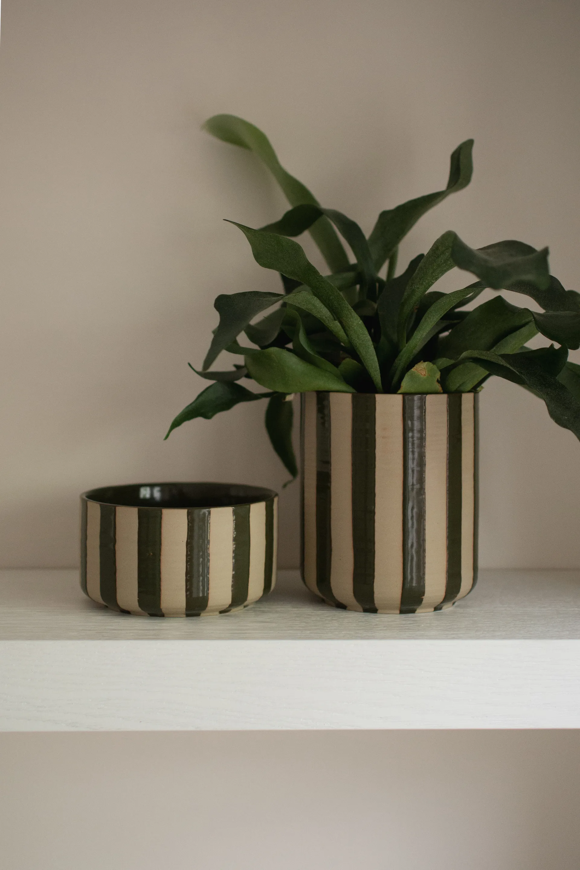 Line pot Ø14x16 cm, Stripe Green DBKD