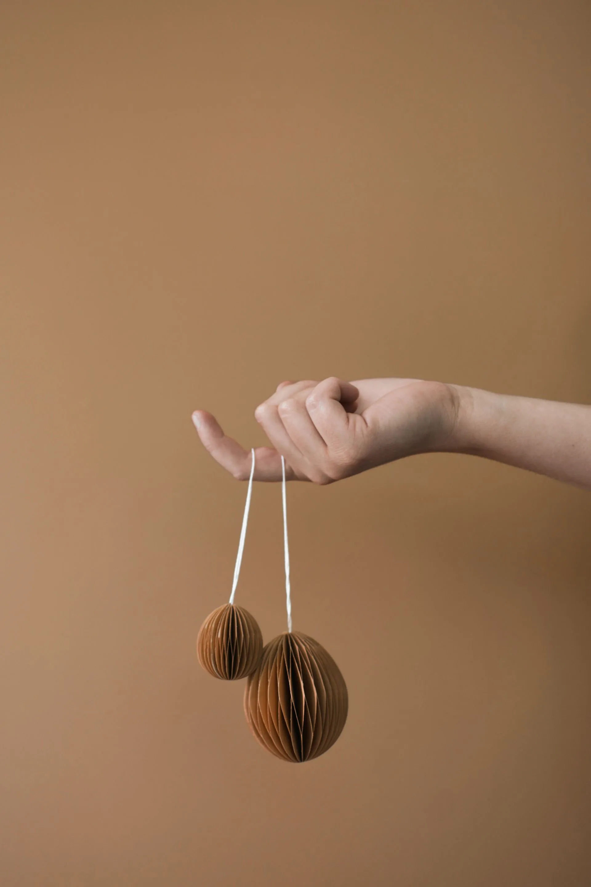 Ovoid paashanger papier small 4 cm, Terracotta DBKD