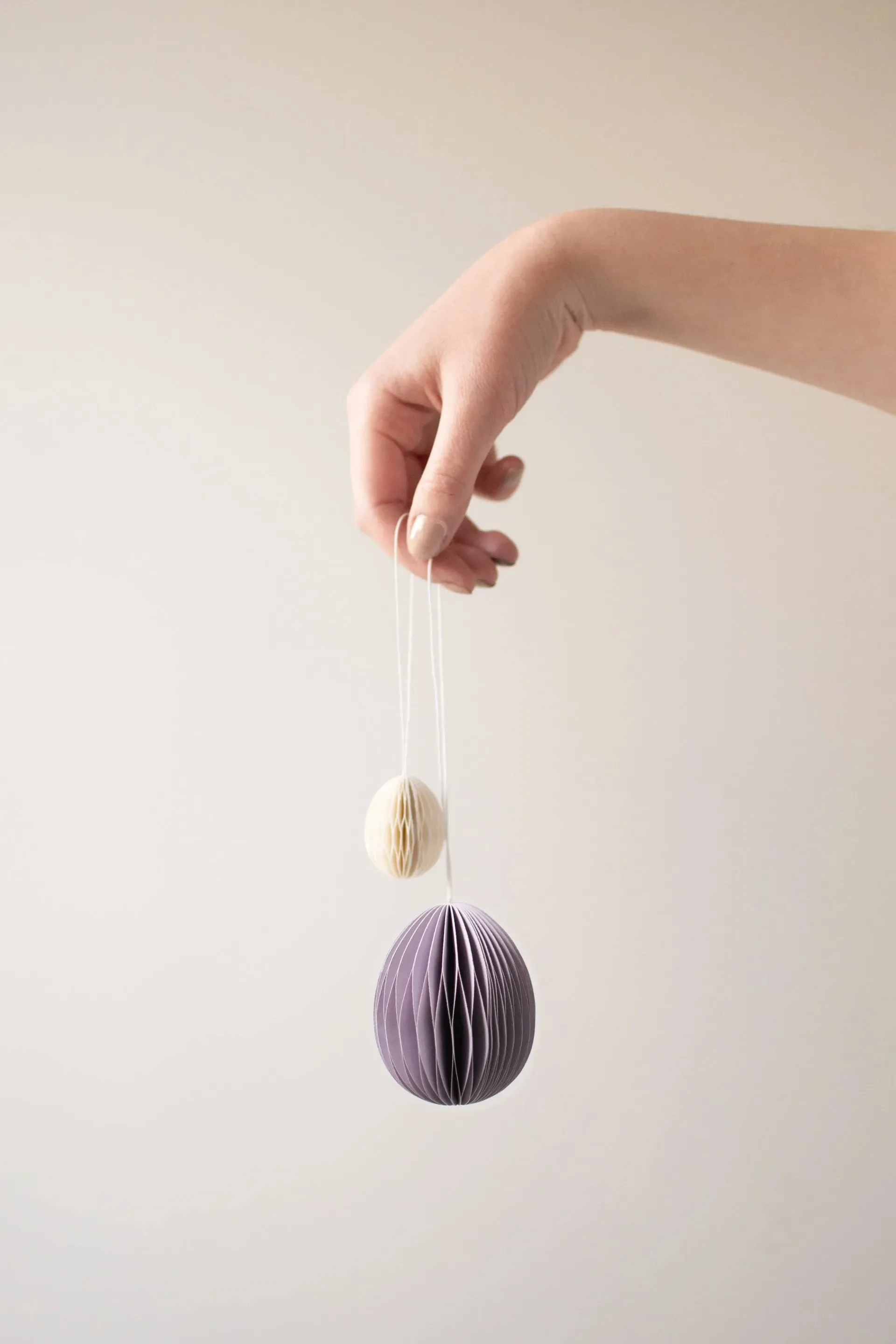 Ovoid paashanger papier small 4 cm, White DBKD