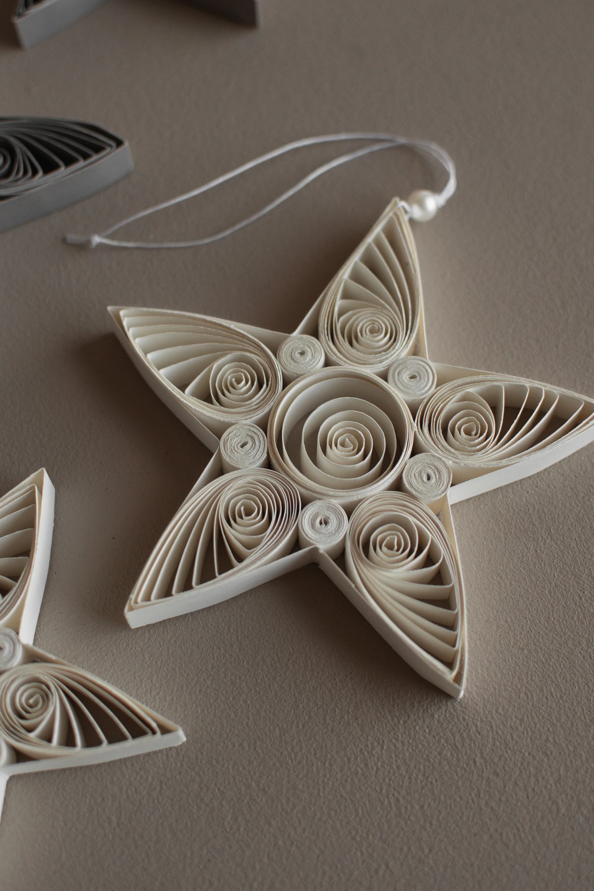 Paper star kersthanger 10,5 cm, White DBKD