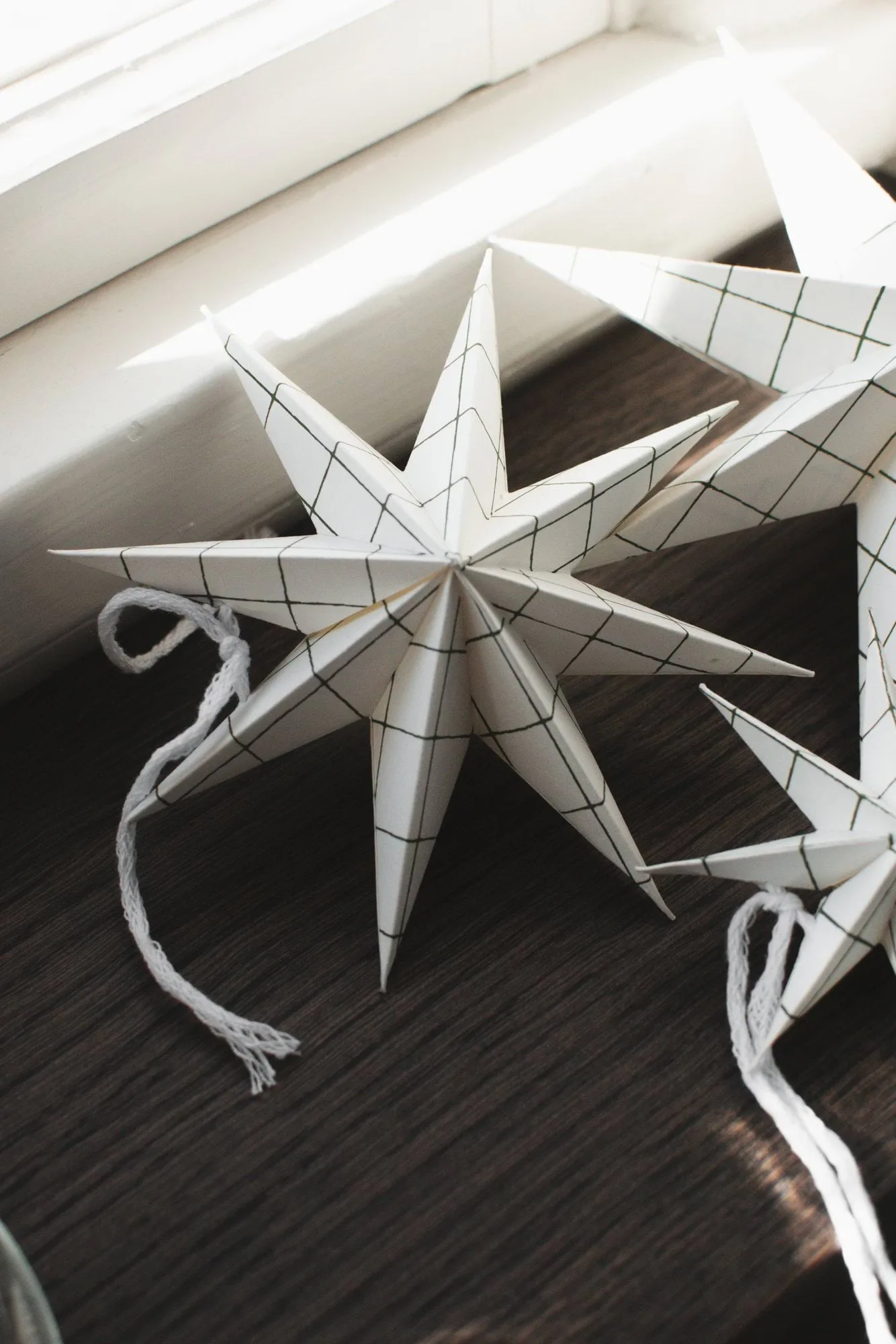 Paper winter star decoratiehanger, Square white, medium, Ø14 cm DBKD