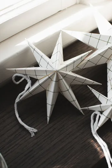 Paper winter star decoratiehanger - Square white, medium, Ø14 cm - DBKD
