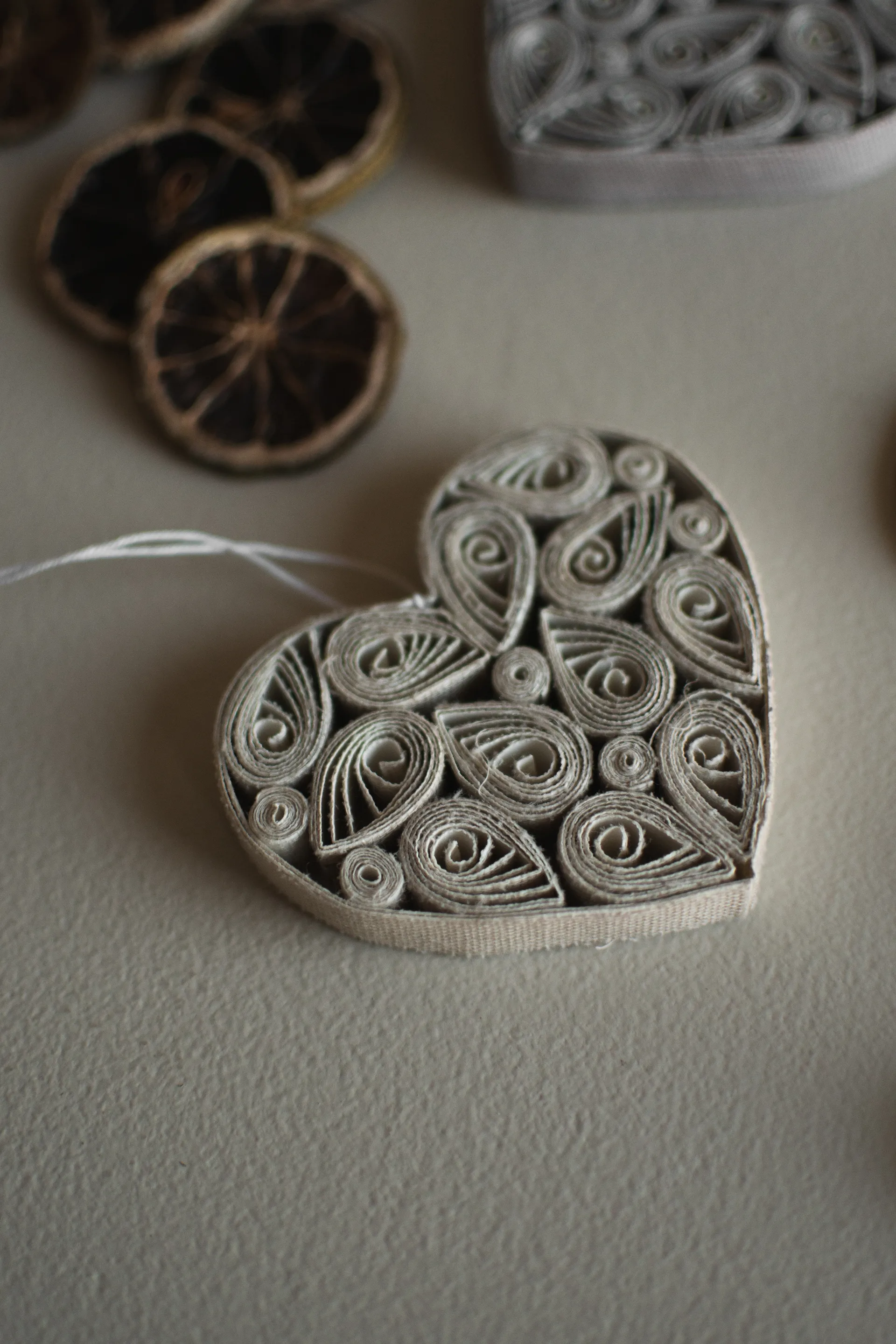 Papieren hart 8 cm, Crème DBKD