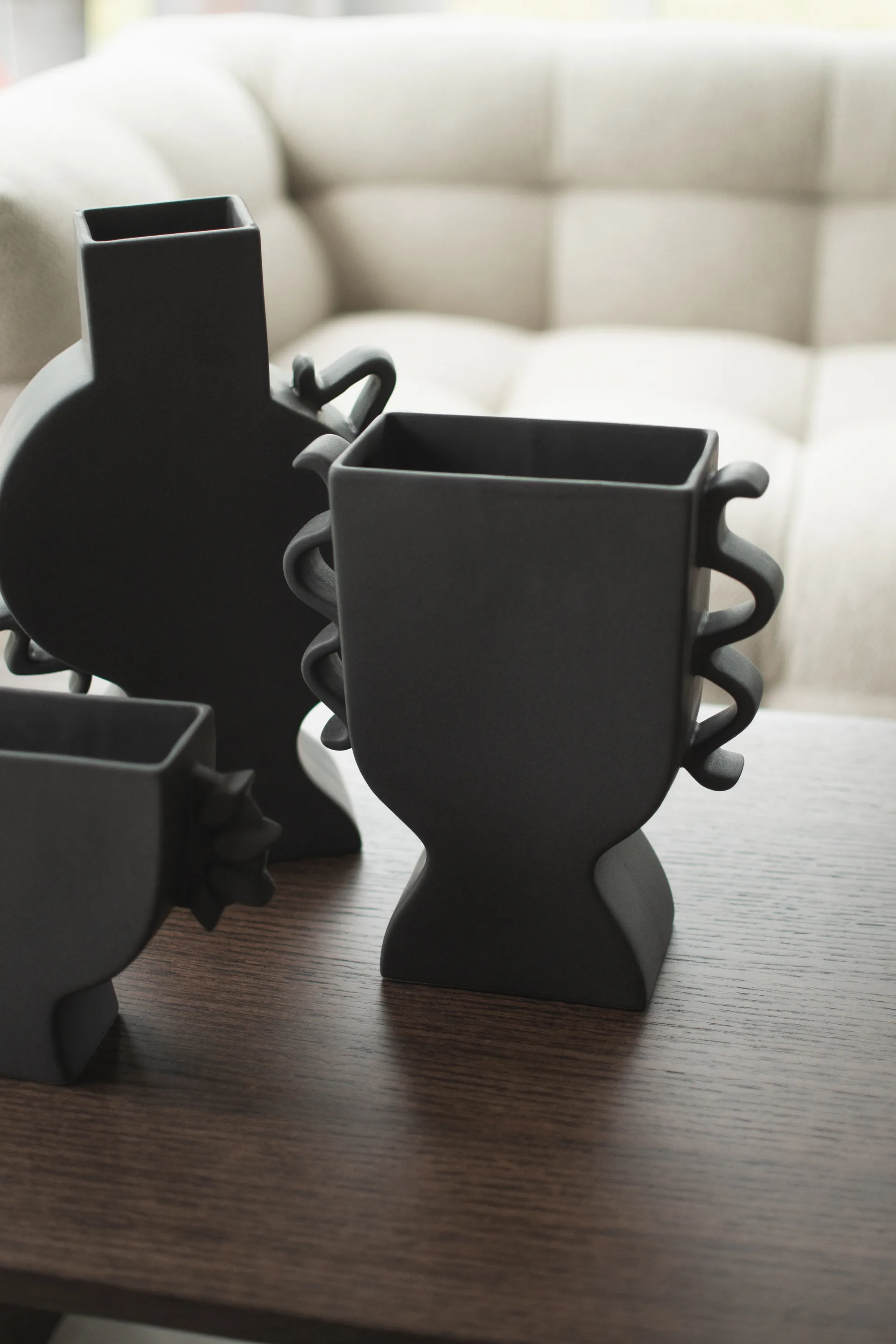 Platte vaas 25 cm, Zwart DBKD