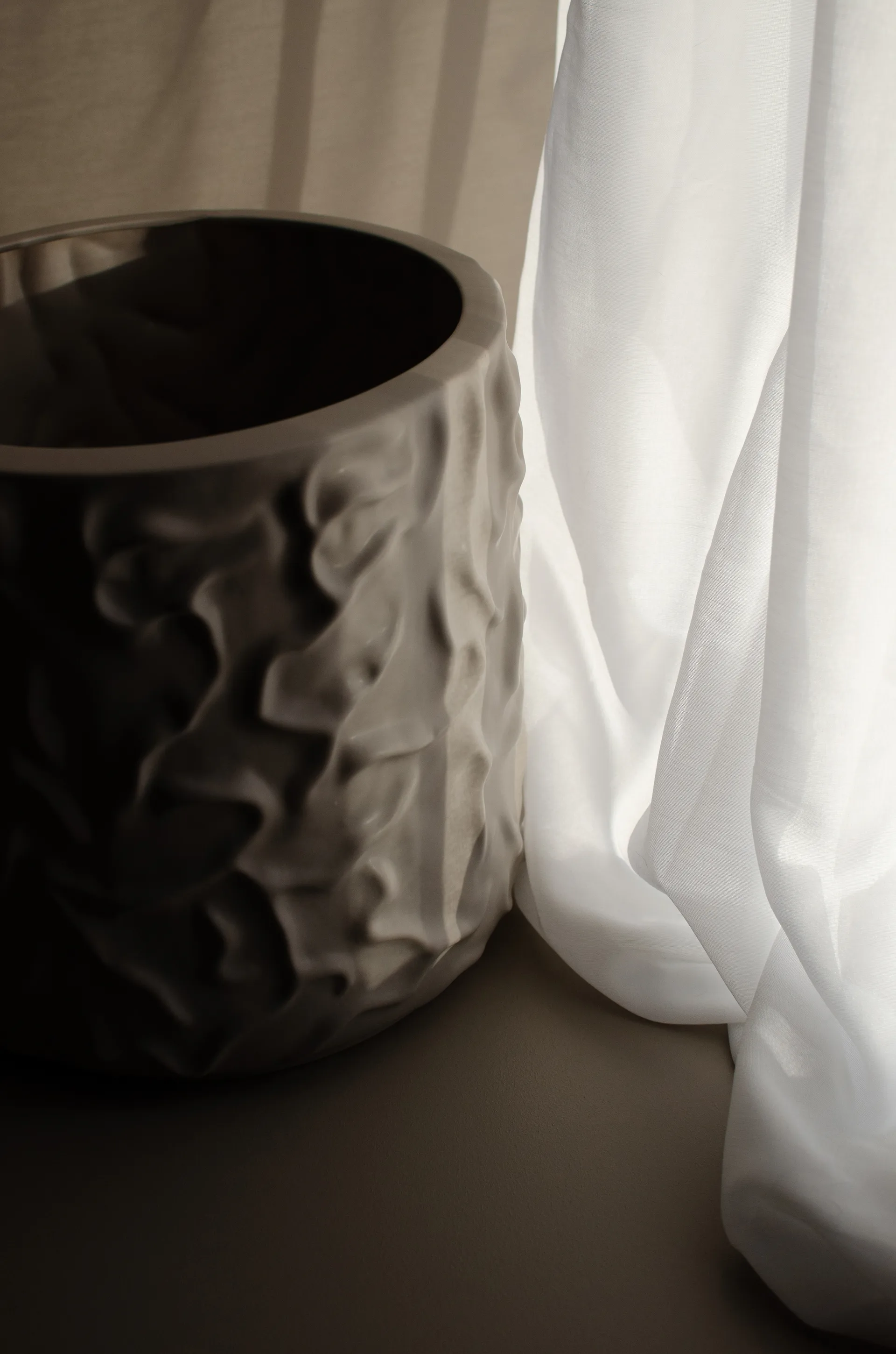 Swoon bloempot Ø23 cm, Matte mole DBKD