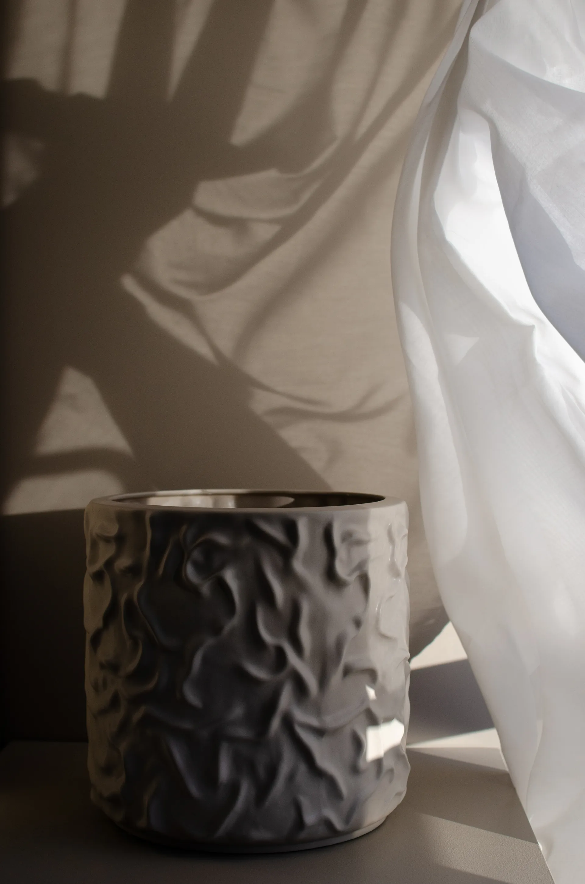 Swoon bloempot Ø23 cm, Matte mole DBKD