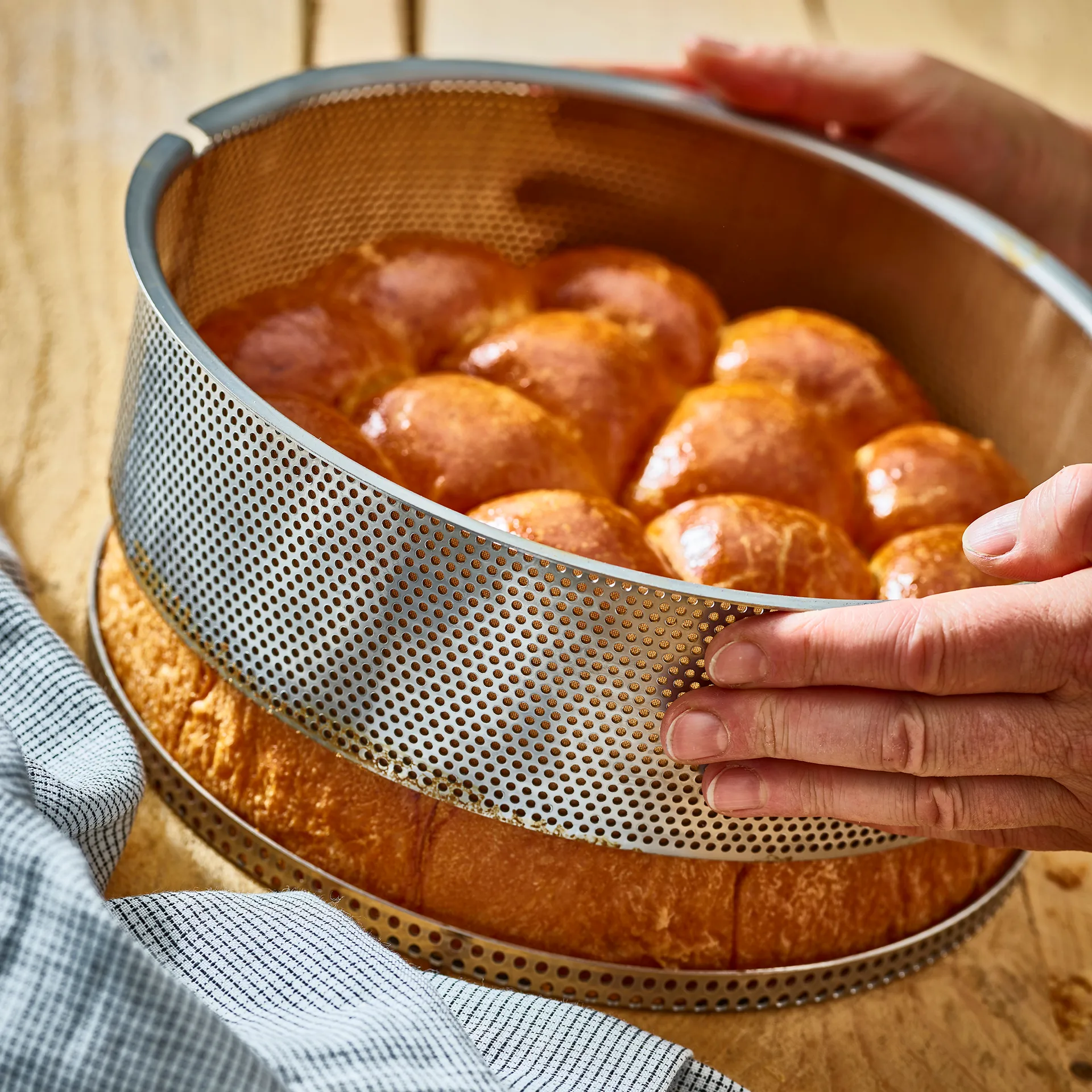 Springvorm met verwijderbare bodem, Ø24 cm De Buyer