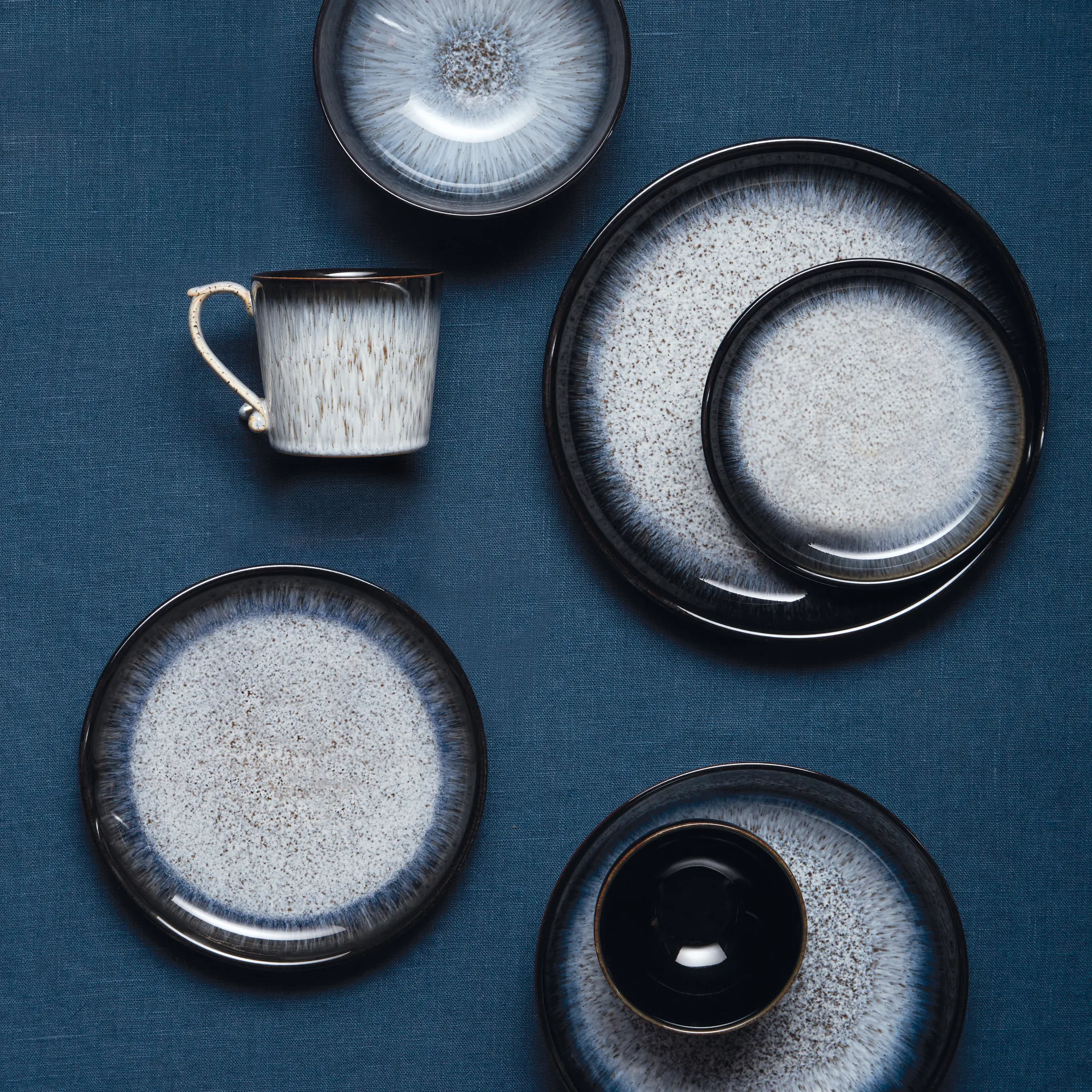 Halo Coupe bord 26 cm, Blauw-grijs-zwart Denby