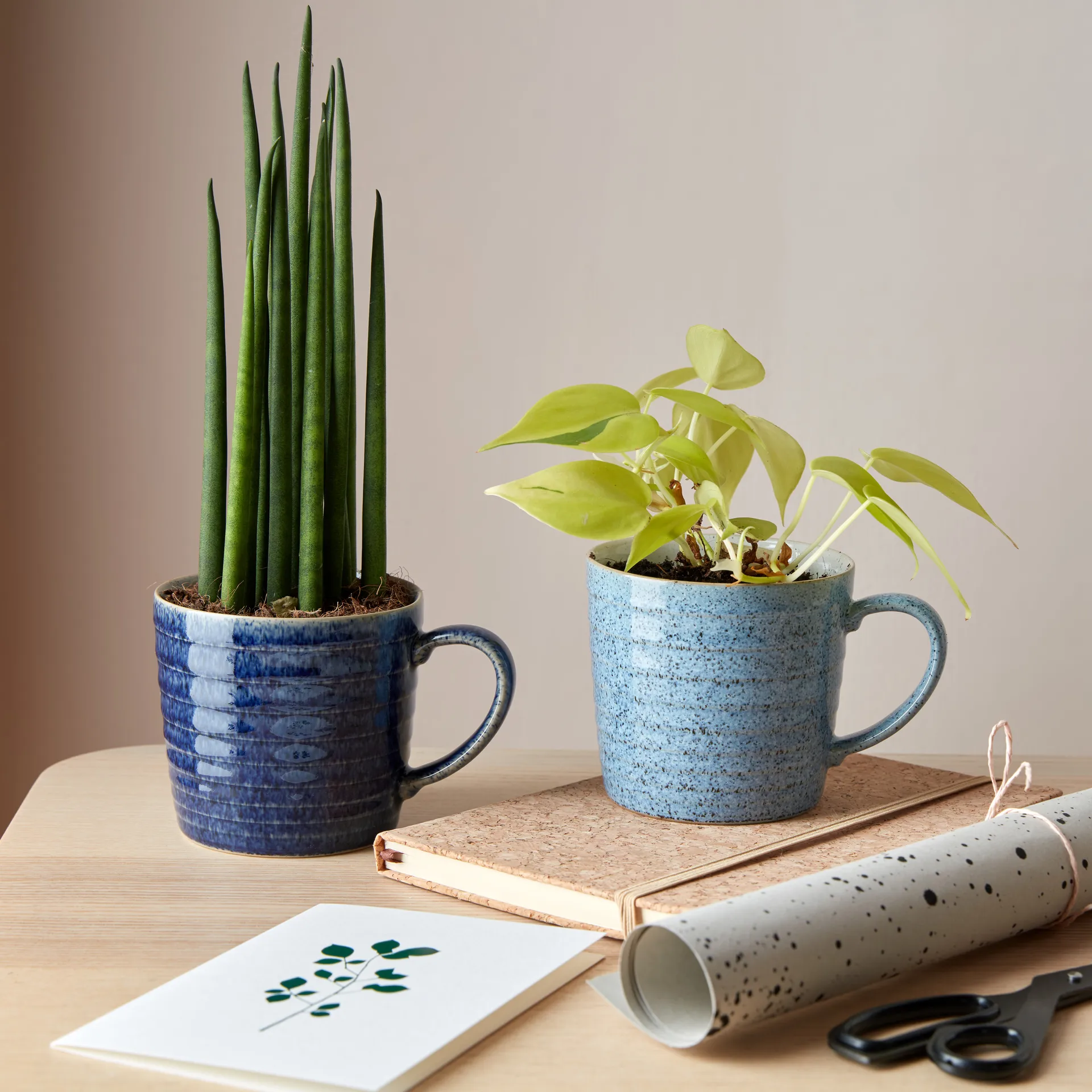 Studio Blue geribbelde beker 40 cl, Cobalt-pebble Denby