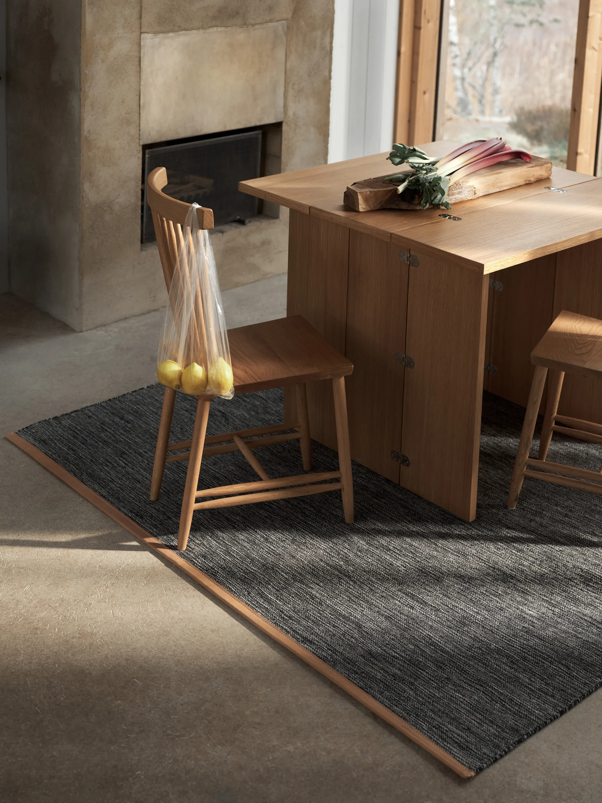 Björk vloerkleed groot donker grijs, 170 x 240 cm. Design House Stockholm