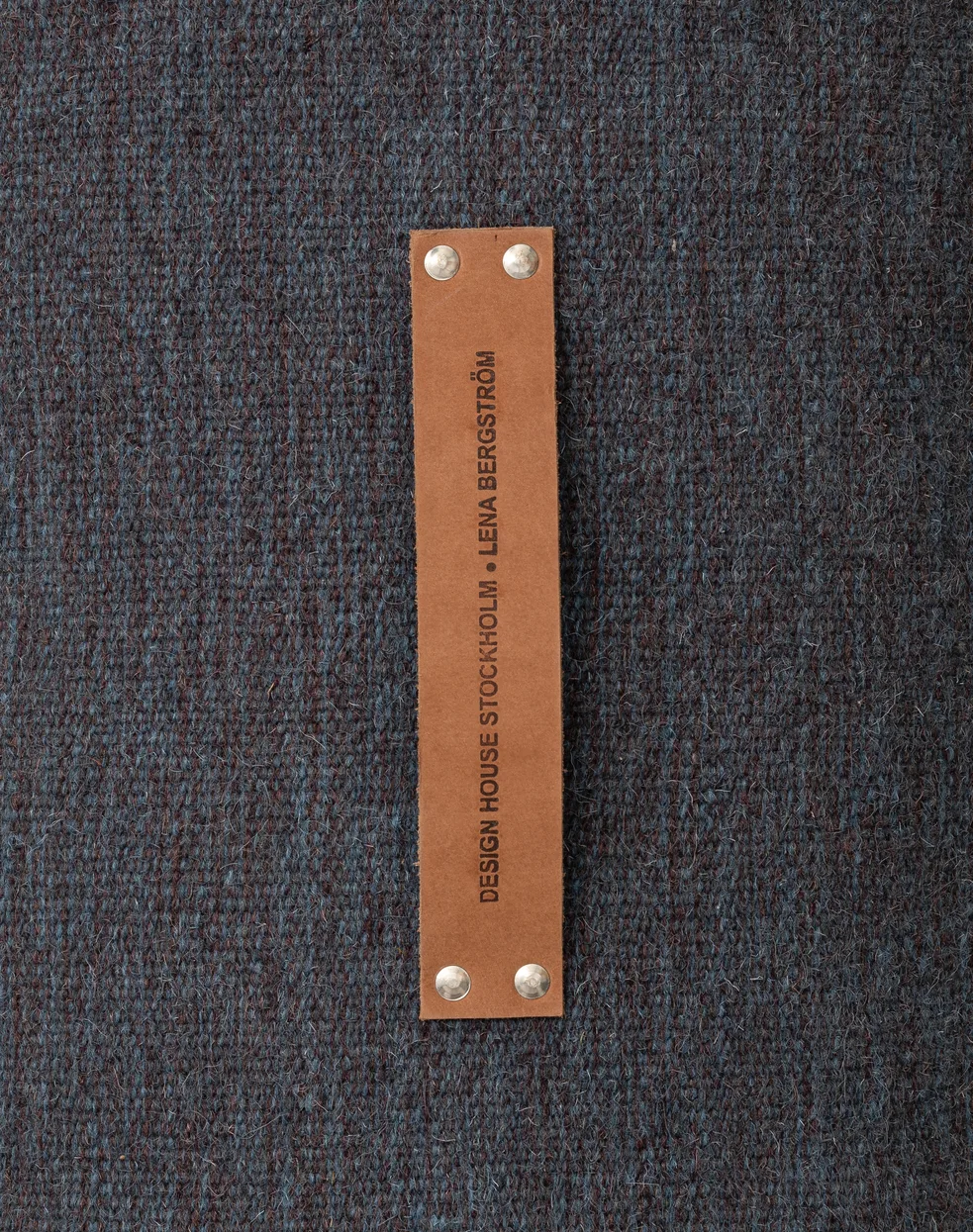 Björk zitpoef, Blauw Design House Stockholm