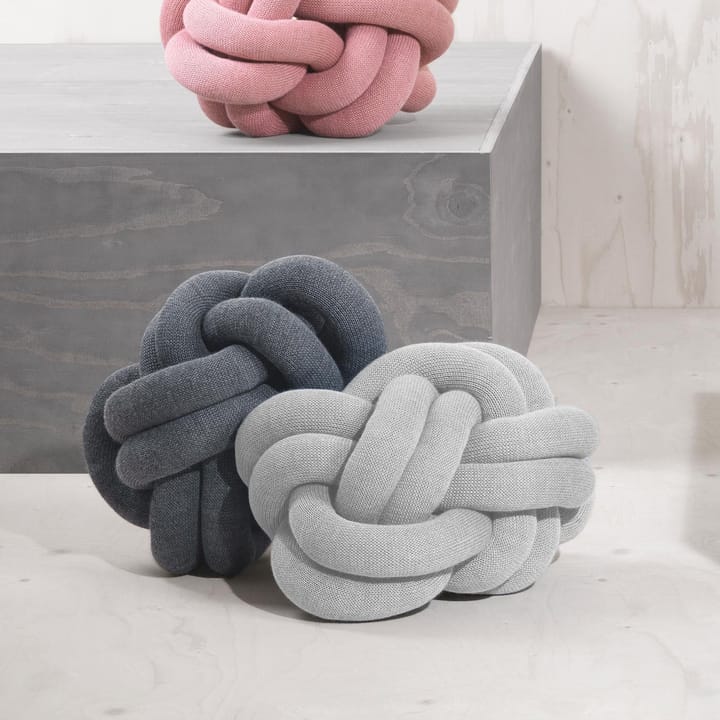 Knot kussen, lichtgrijs Design House Stockholm