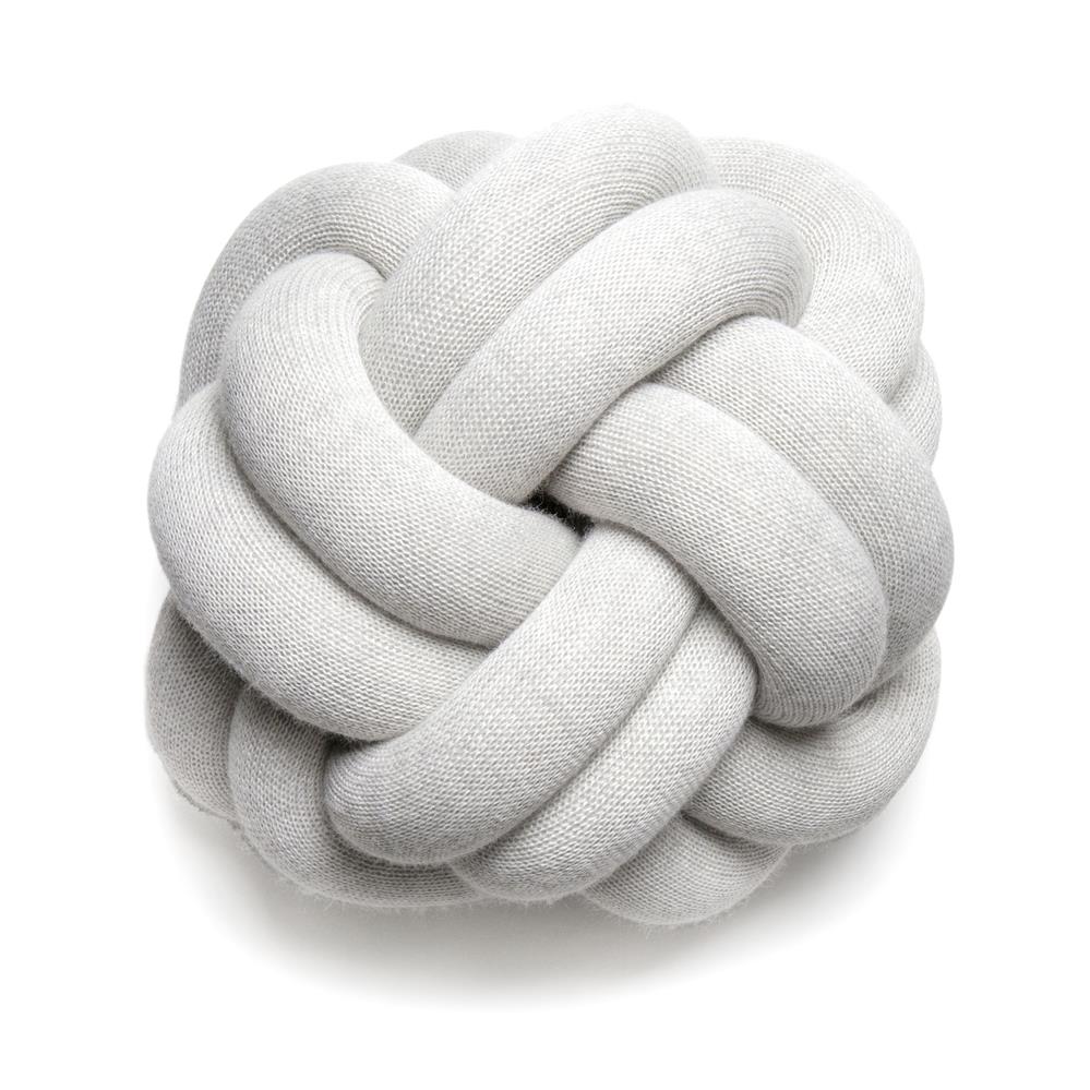 Design House Stockholm Knot kussen lichtgrijs | Scandinavisch Interieur | Kussens | Grijs