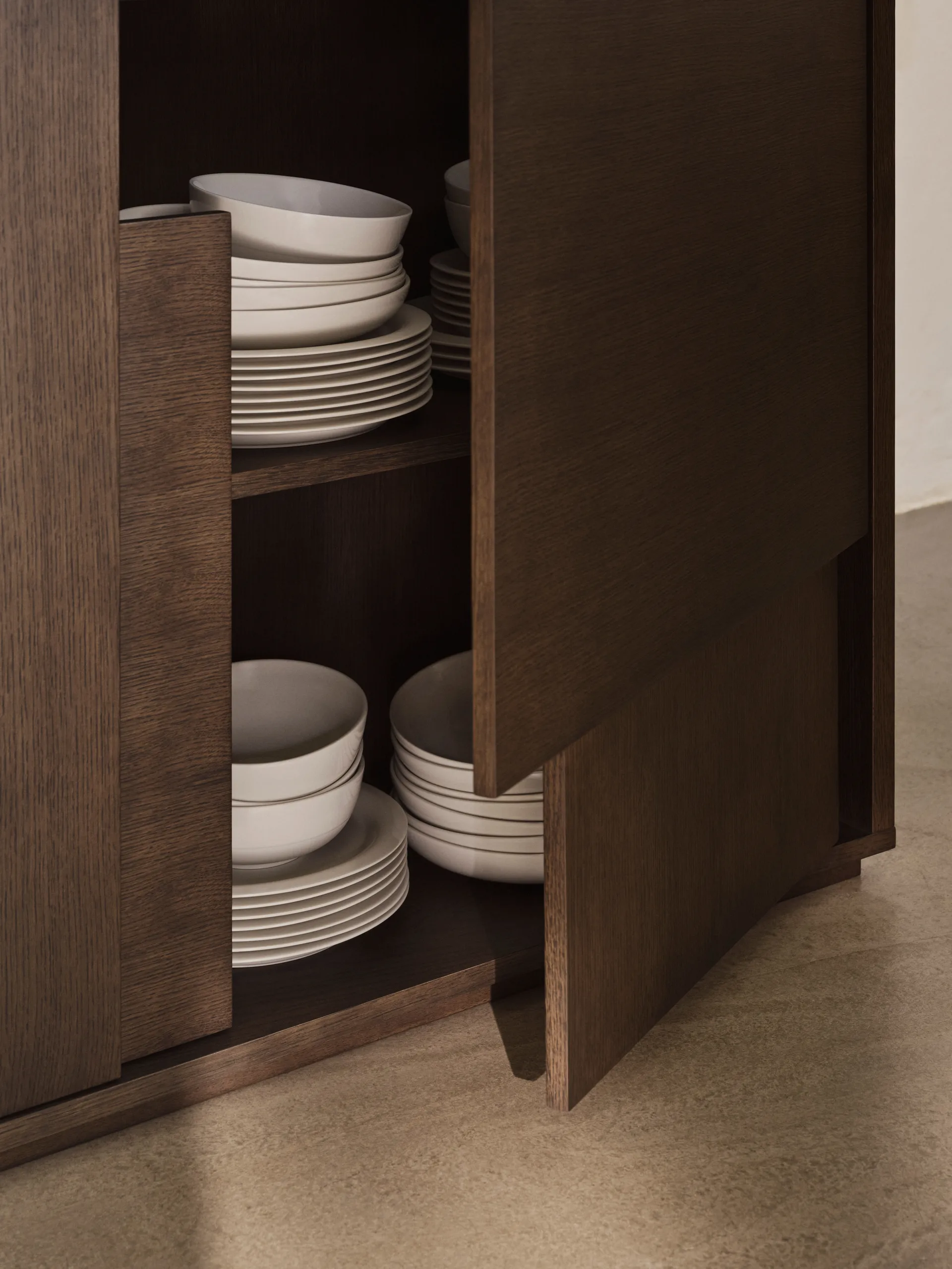 Layer dressoir, Donker eiken, 120x110, met poten Design House Stockholm