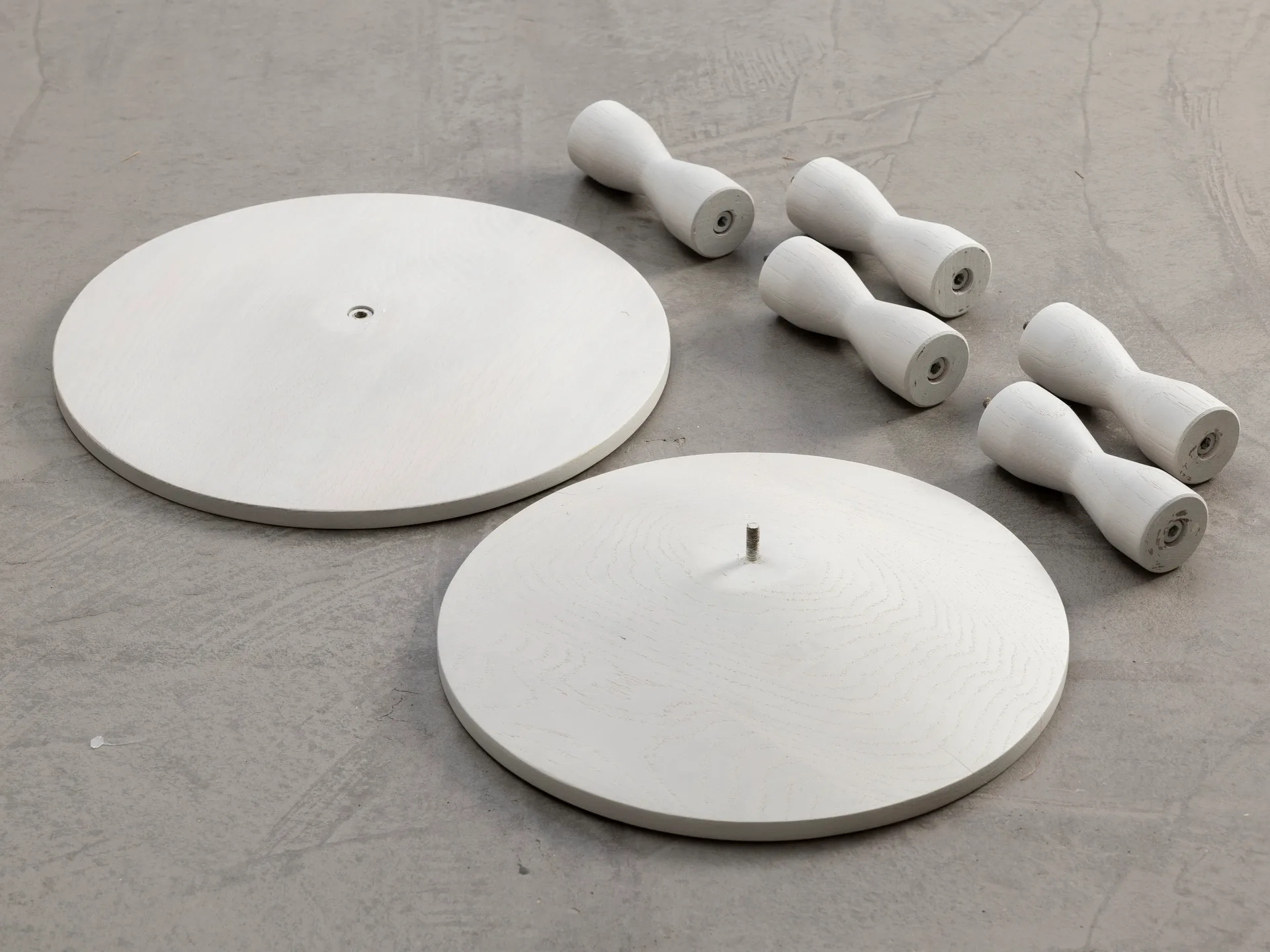 Pedestal tafel Ø31x67,5 cm, Stained white grey Design House Stockholm