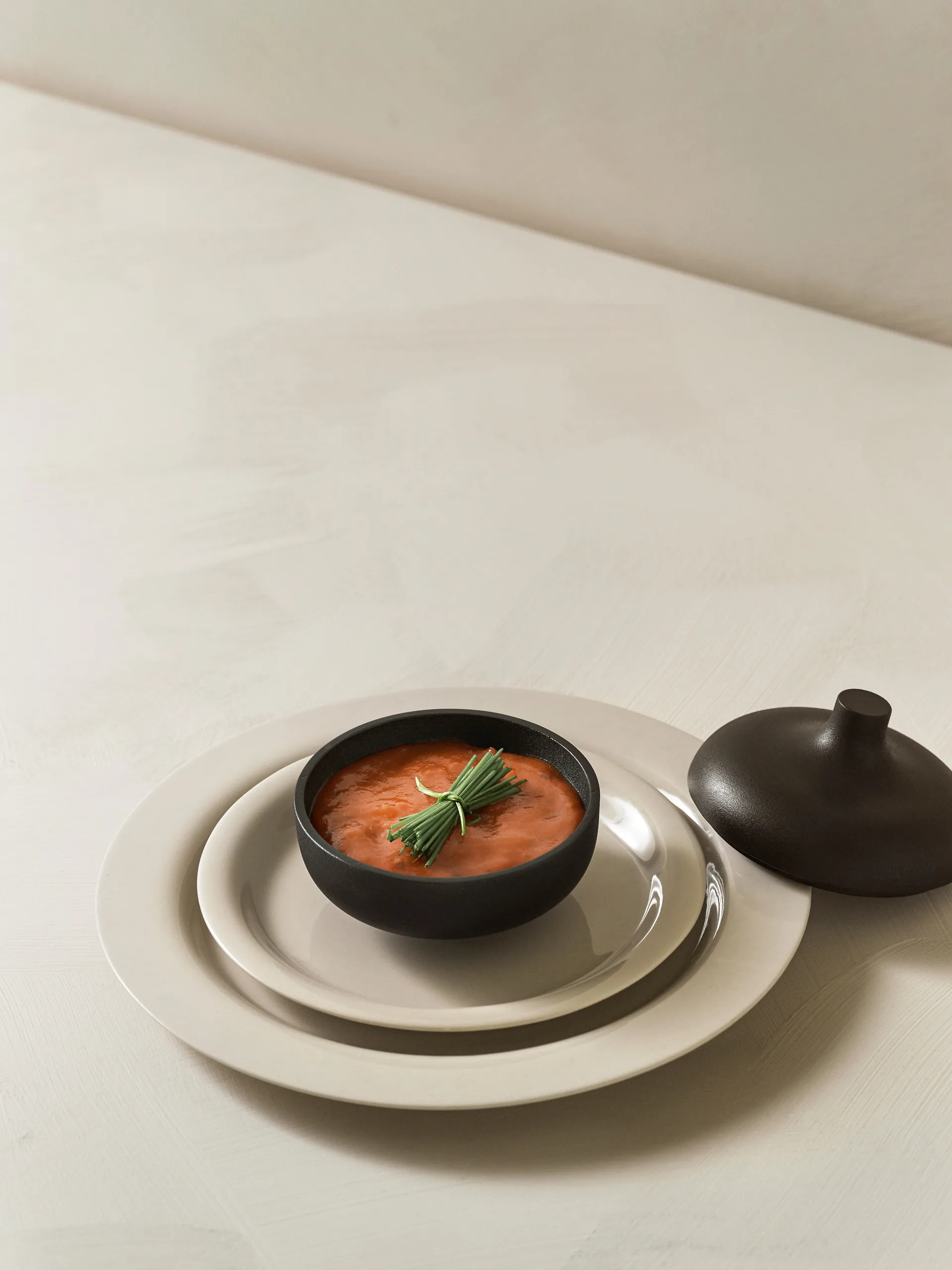 Sand kom met deksel M Ø12 cm, Black clay Design House Stockholm