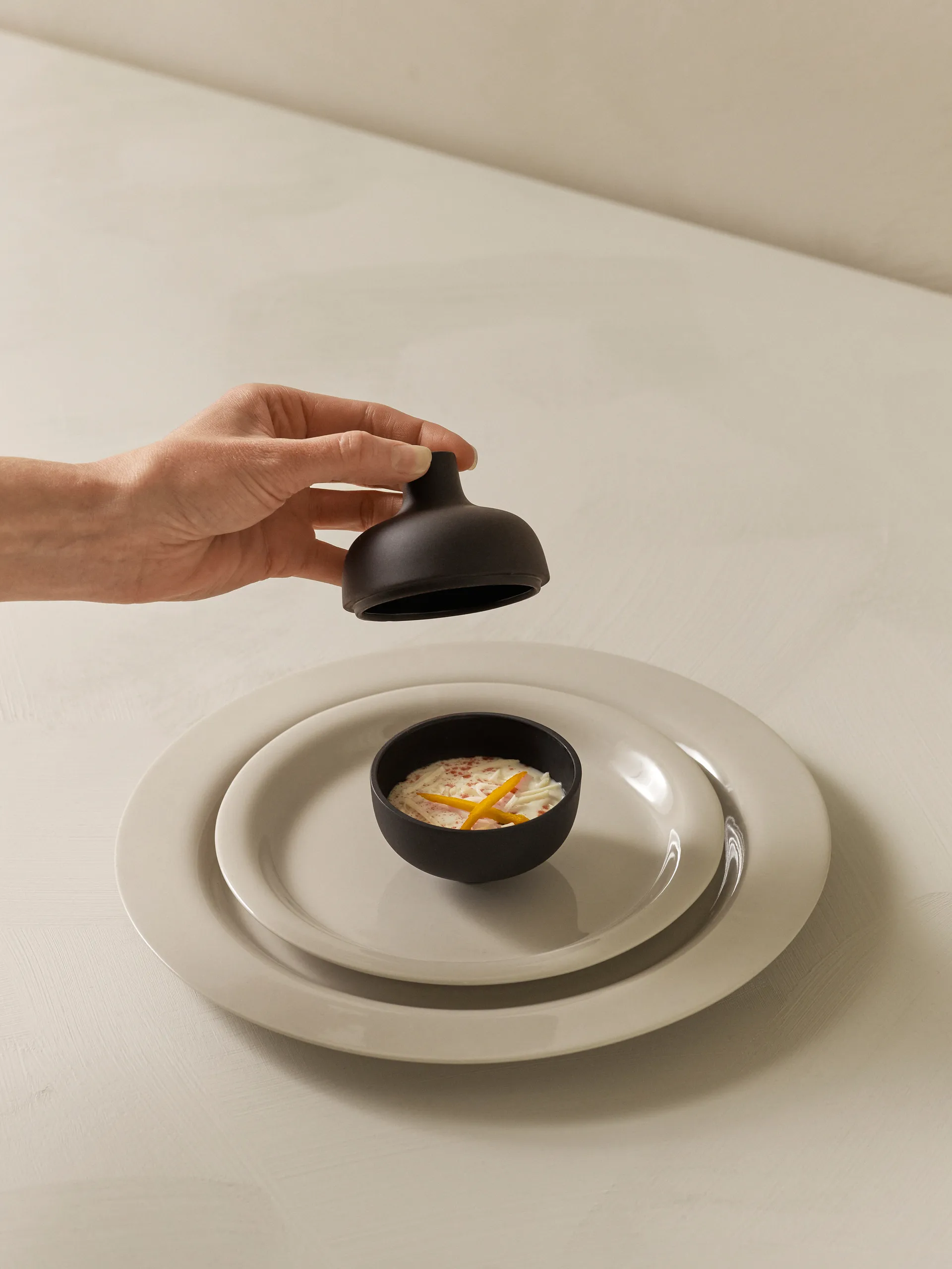 Sand kom met deksel S Ø8,2 cm, Black clay Design House Stockholm