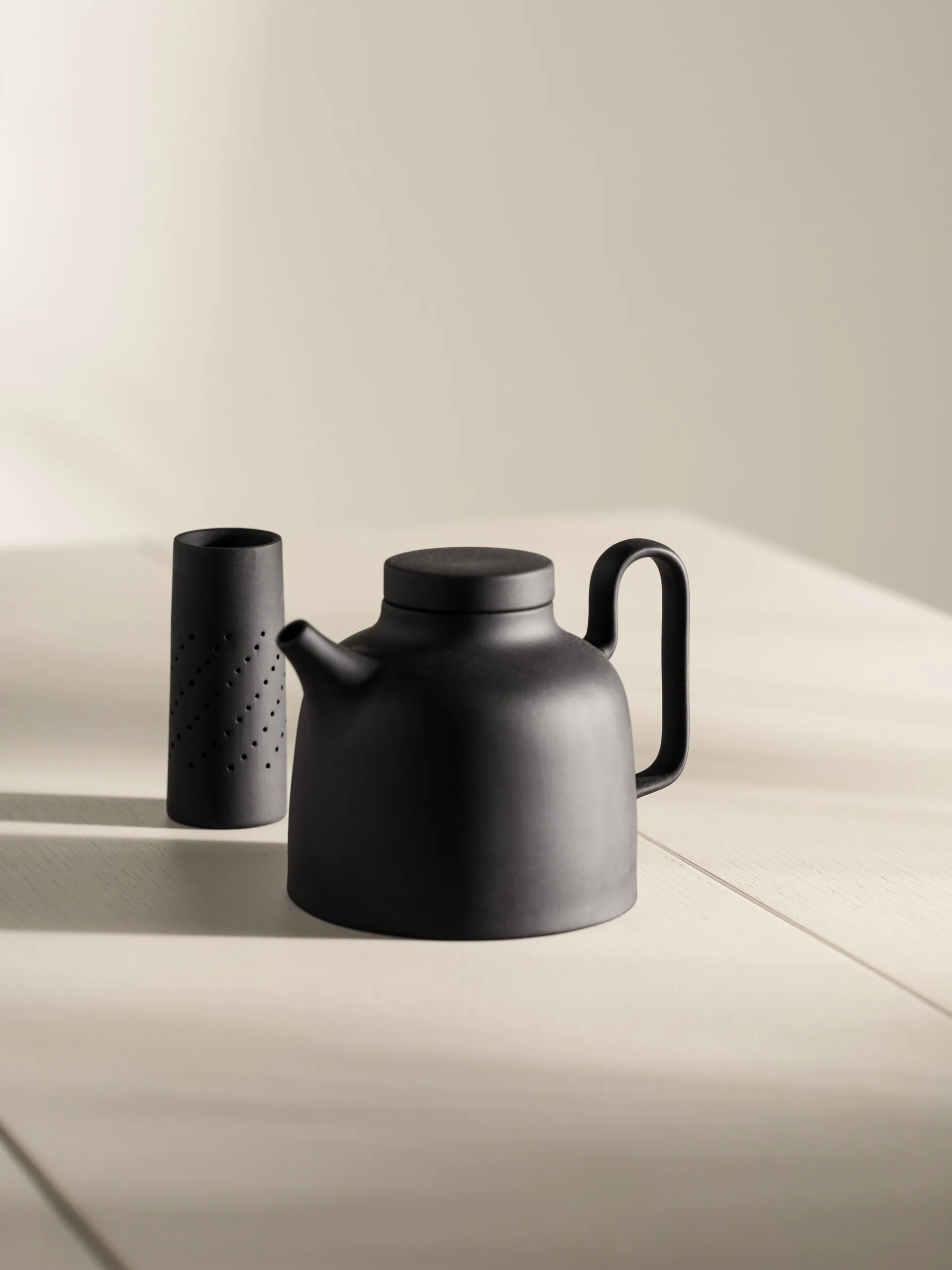 Sand theepot 65 cl, Black clay Design House Stockholm