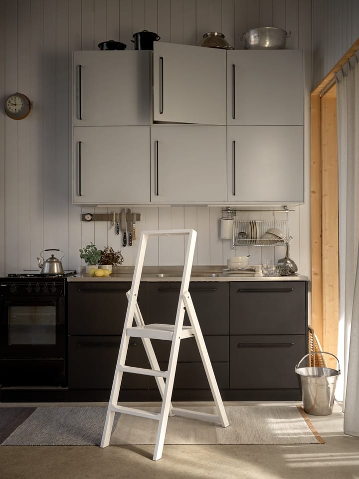 Step ladder, Wit gelakt Design House Stockholm