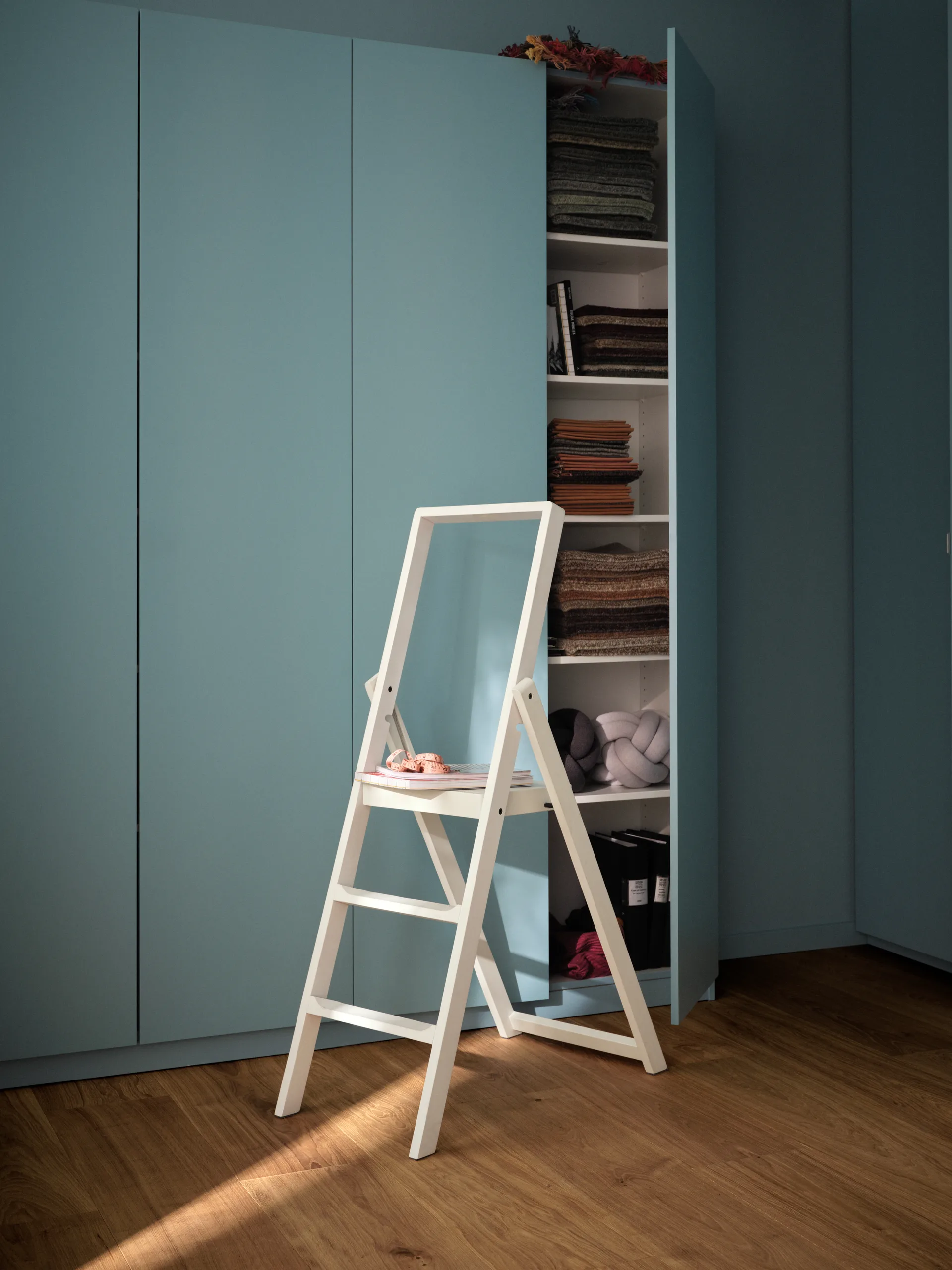 Step ladder, Wit gelakt Design House Stockholm